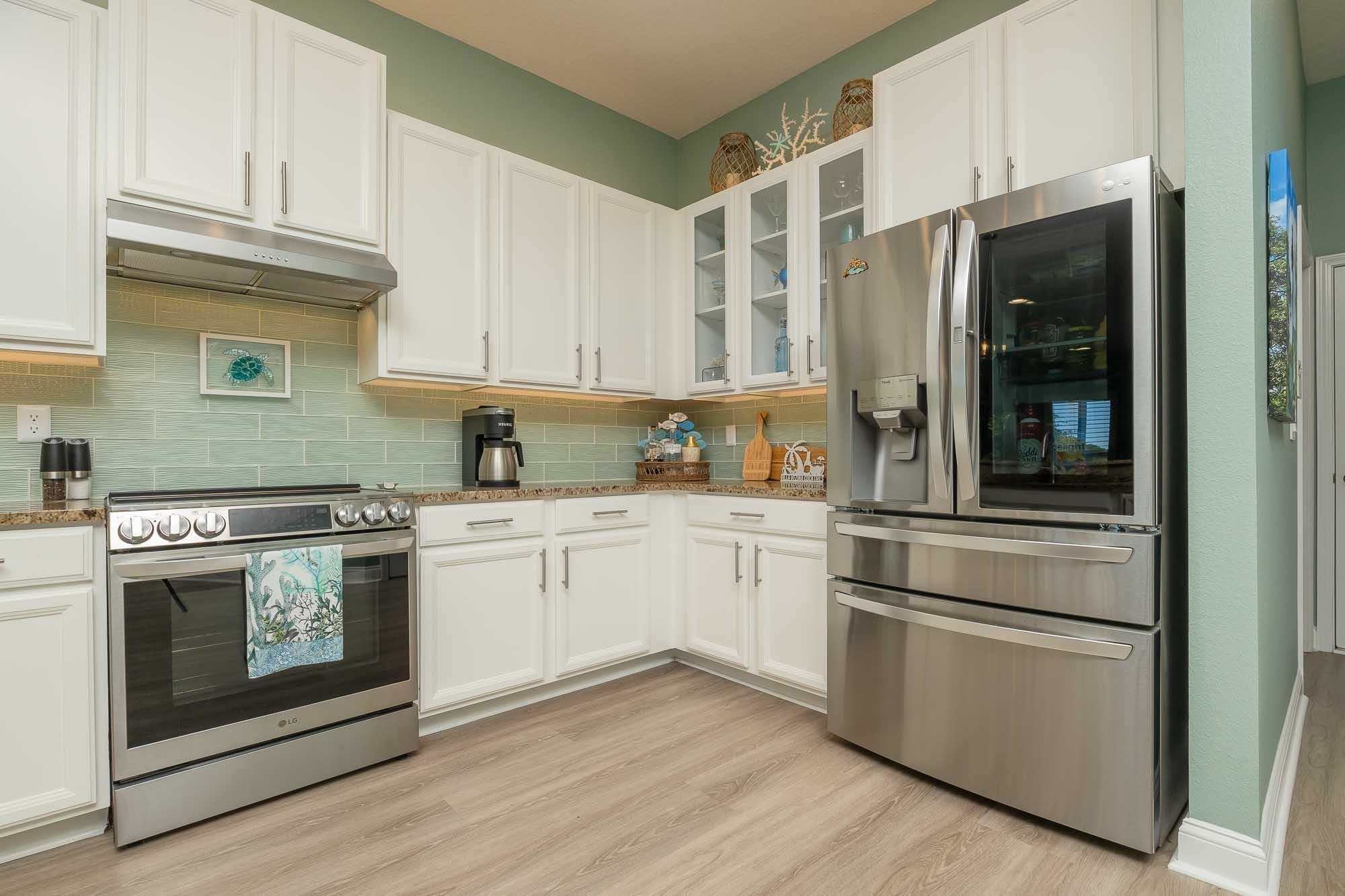 Image 30 of 68 For 273 Parkwood Cir