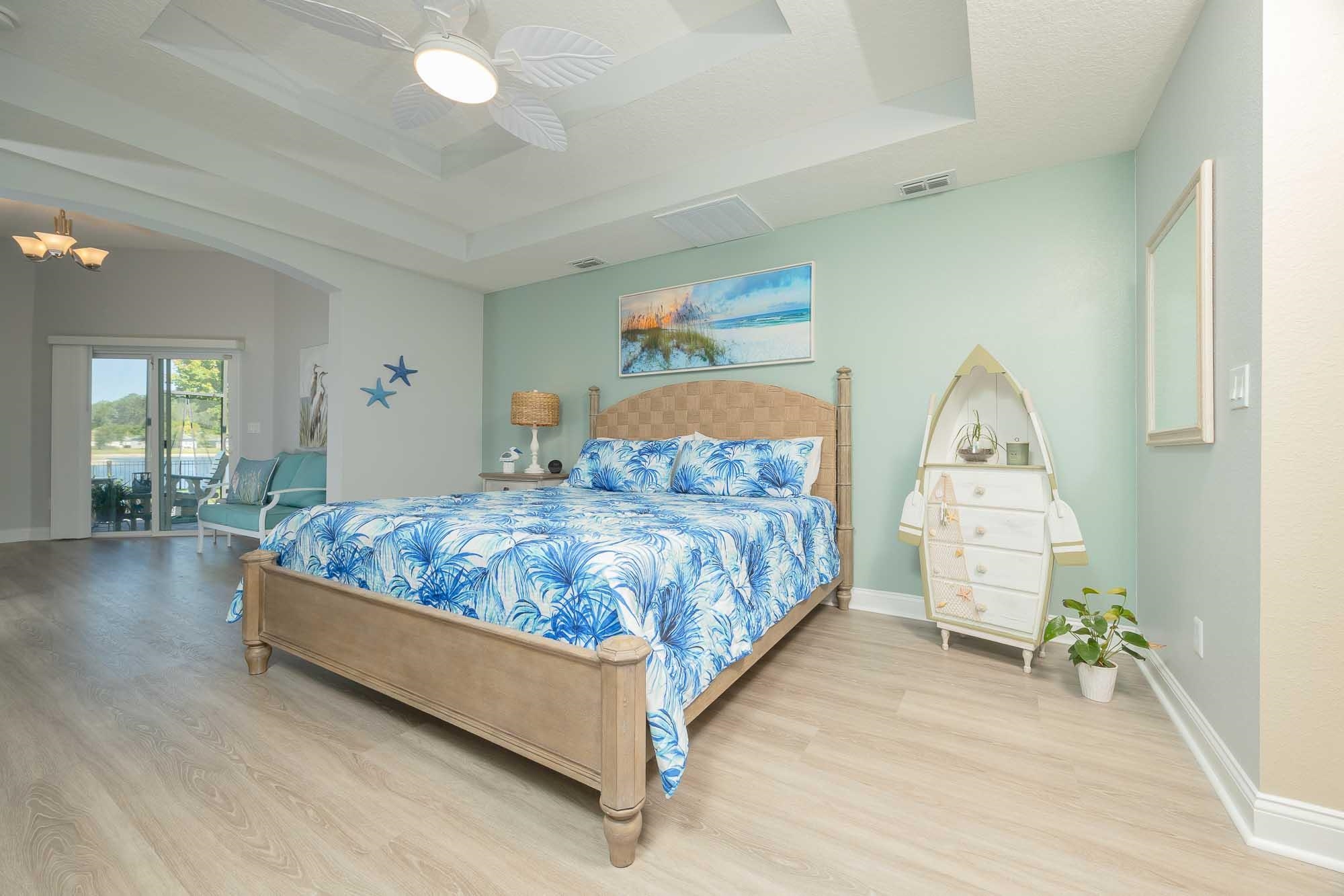 Image 33 of 68 For 273 Parkwood Cir
