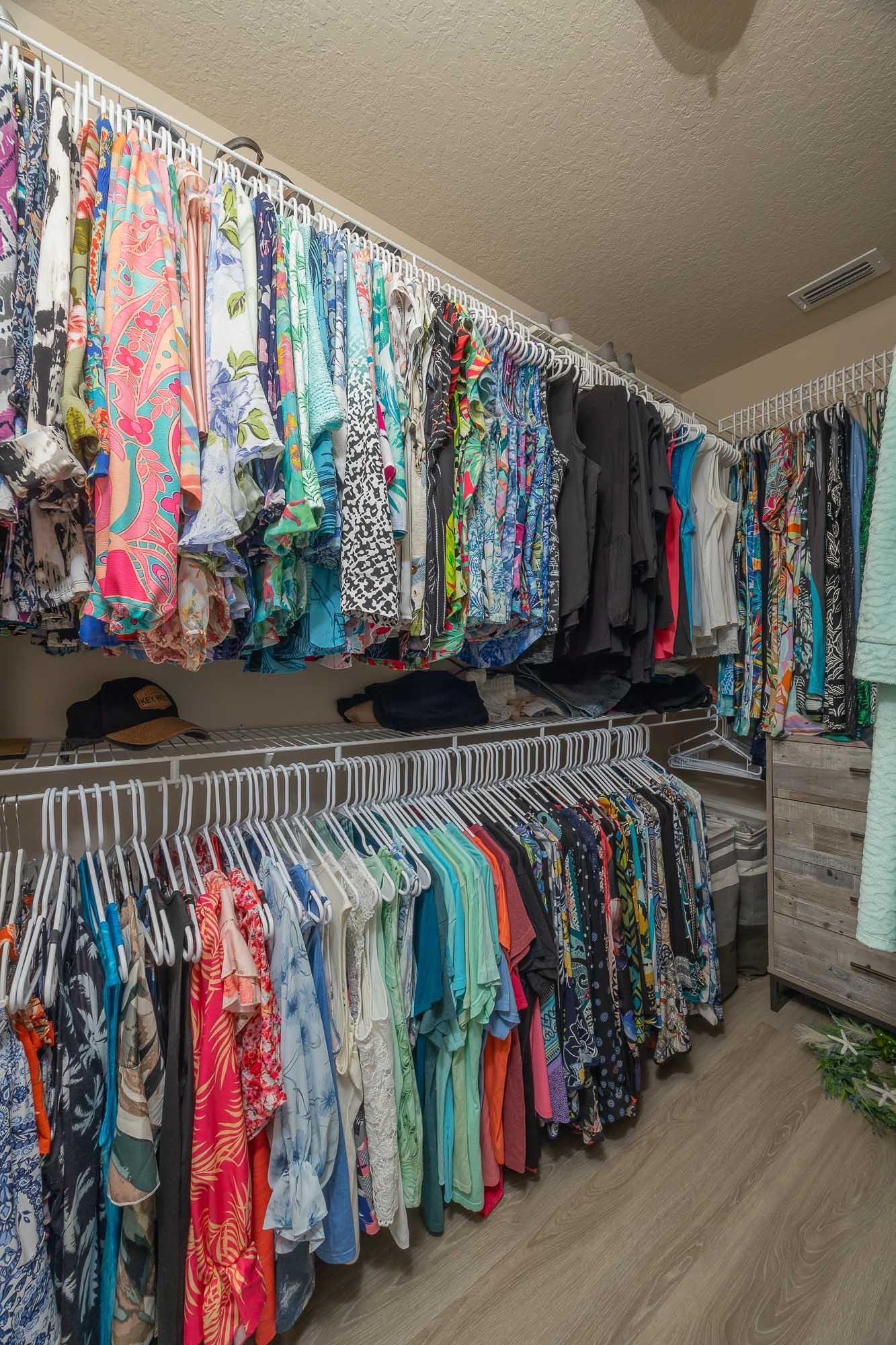 Image 36 of 68 For 273 Parkwood Cir