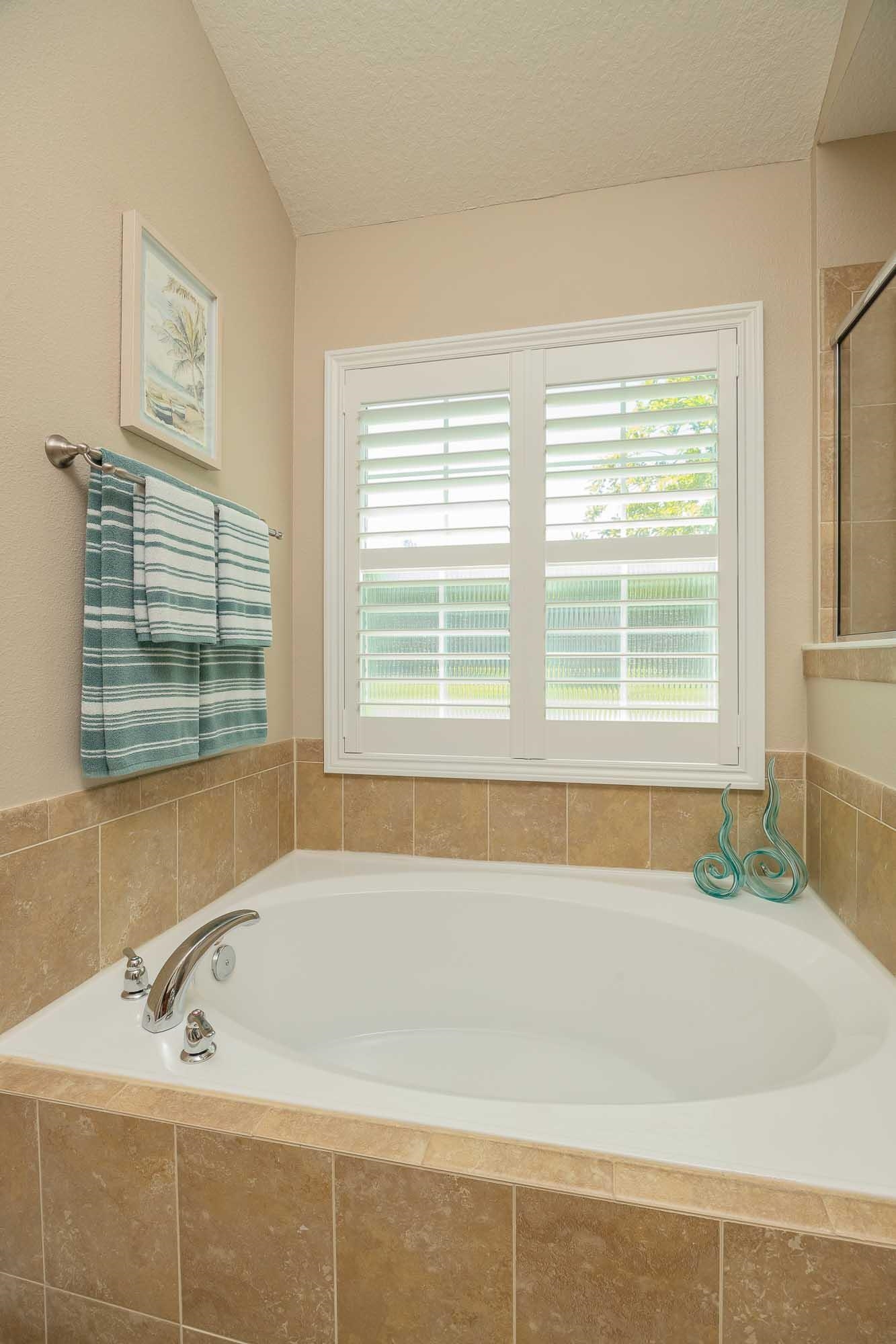 Image 38 of 68 For 273 Parkwood Cir