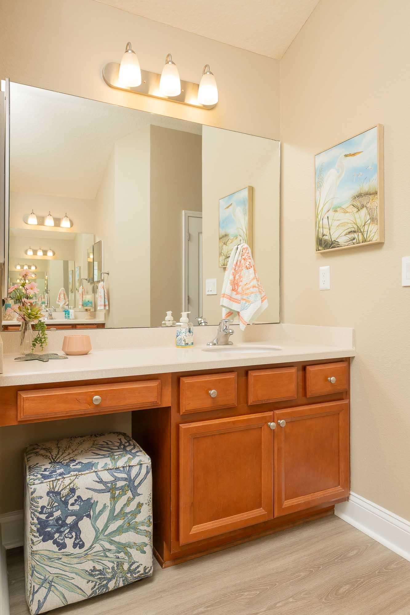 Image 40 of 68 For 273 Parkwood Cir