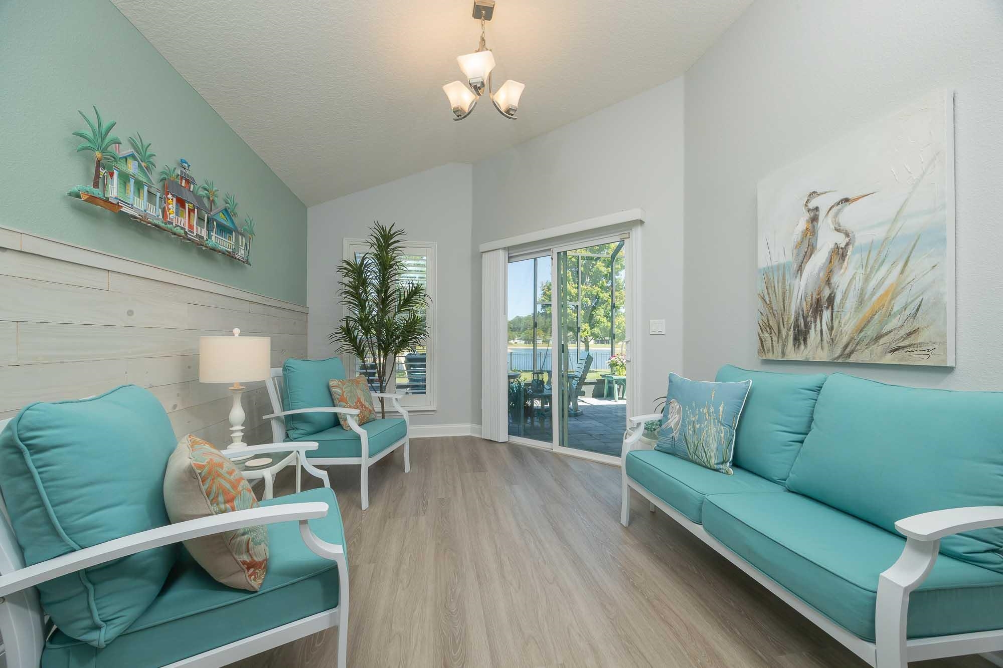 Image 42 of 68 For 273 Parkwood Cir