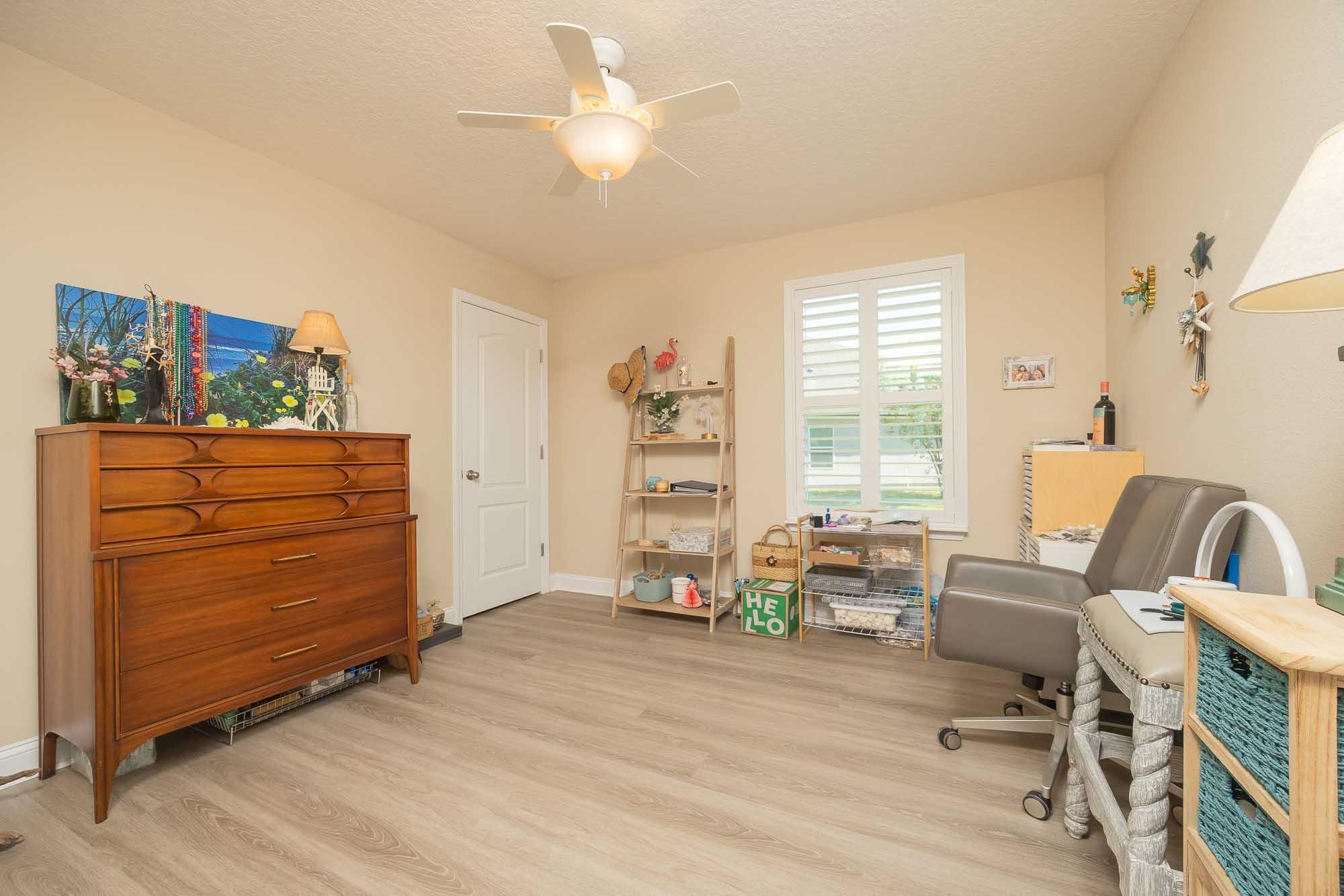 Image 52 of 68 For 273 Parkwood Cir