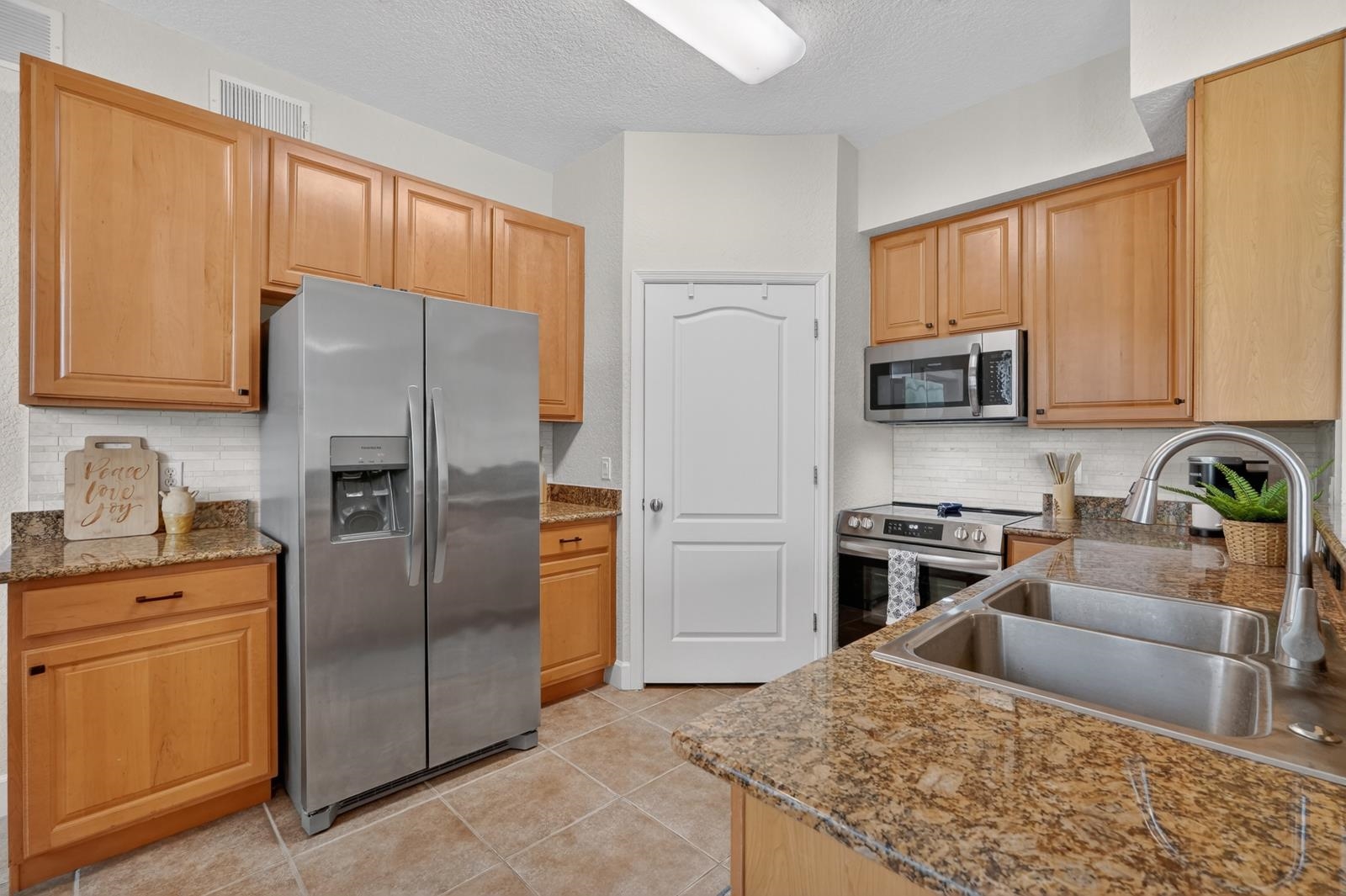 Image 13 of 44 For 621 Shores Blvd