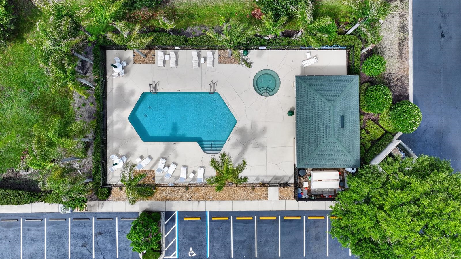 Image 34 of 44 For 621 Shores Blvd