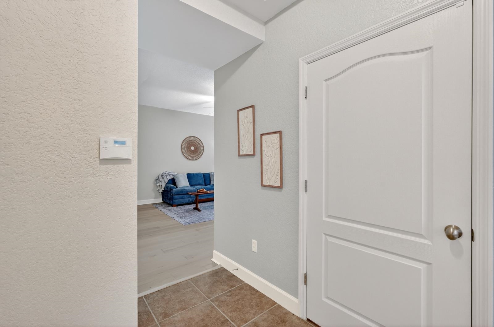Image 4 of 44 For 621 Shores Blvd