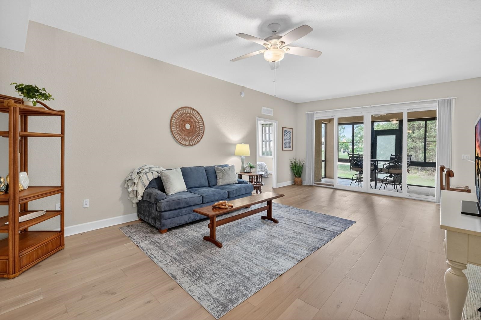 Image 6 of 44 For 621 Shores Blvd