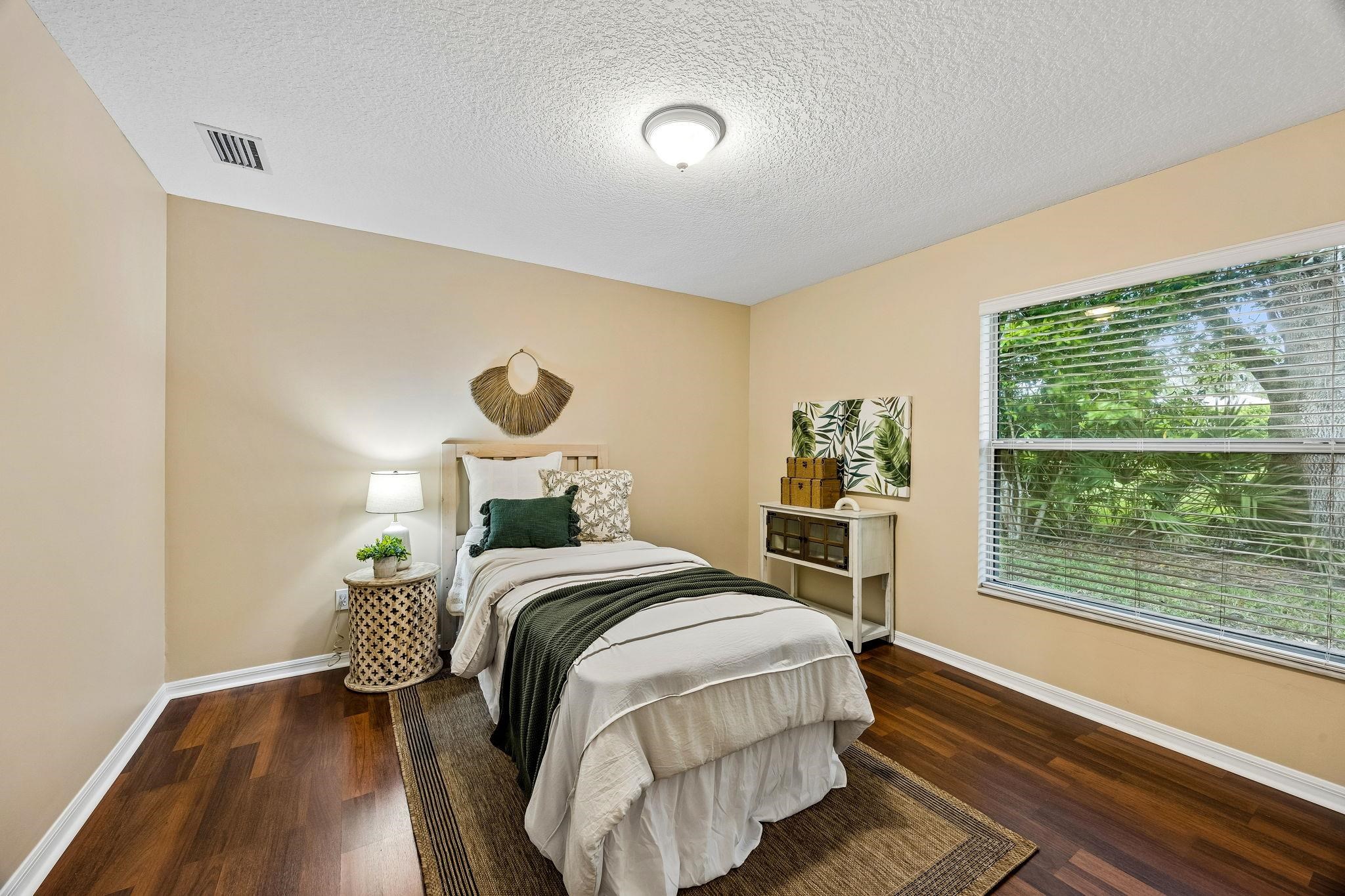 Image 33 of 51 For 734 Needle Grass Dr