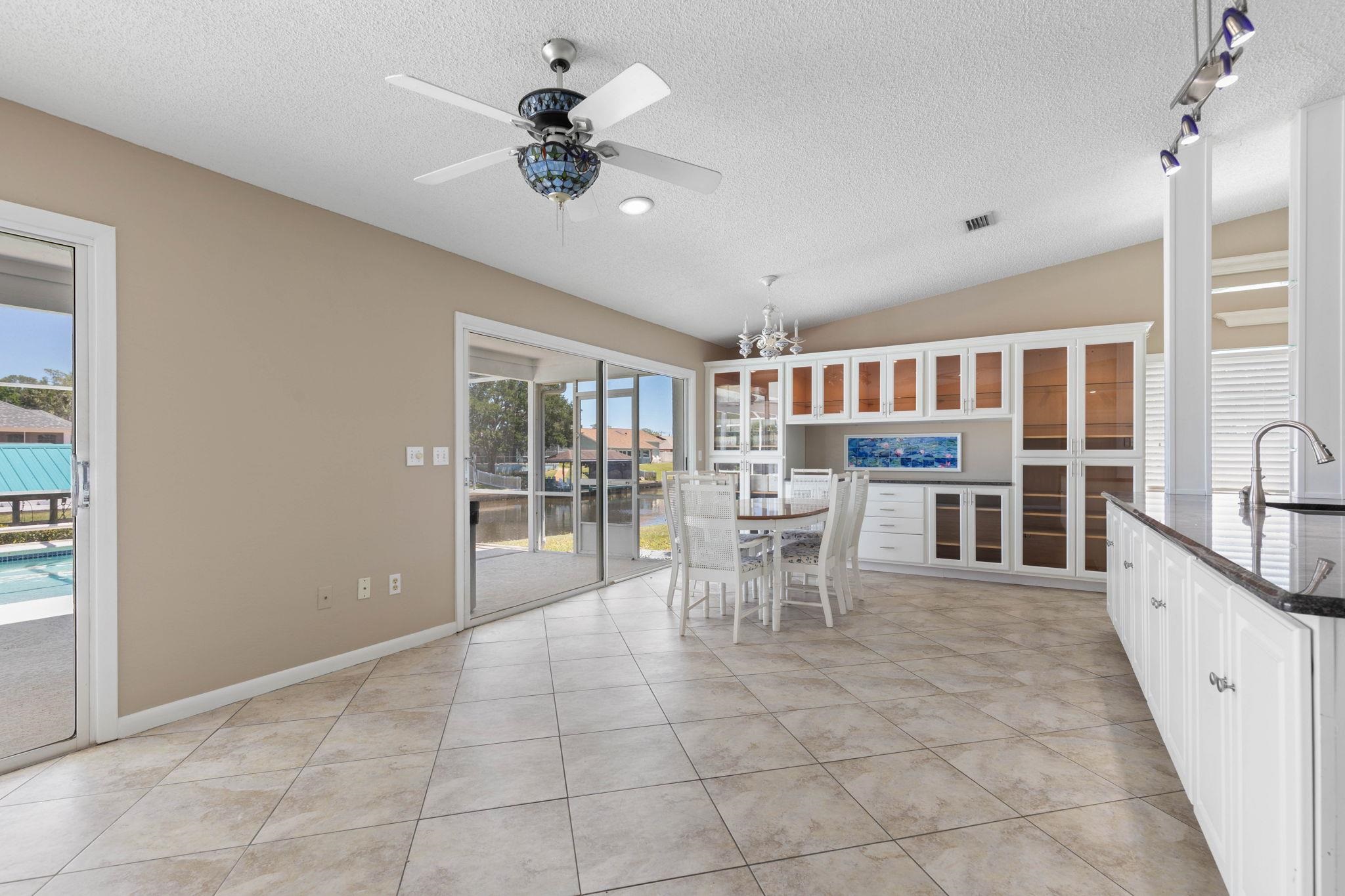 Image 10 of 66 For 21 Crescent Ct S