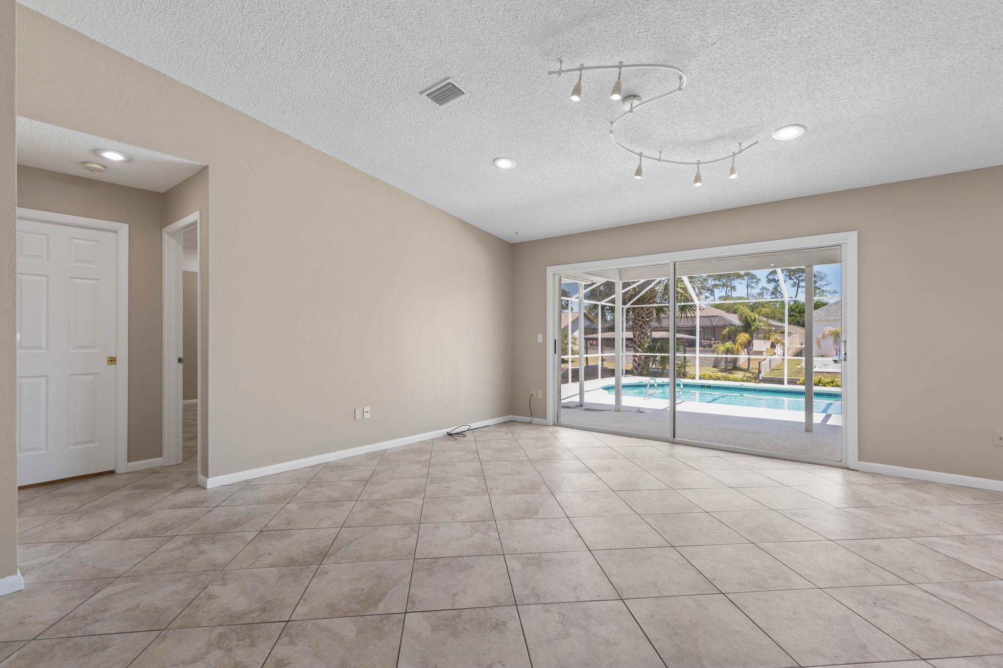 Image 15 of 66 For 21 Crescent Ct S