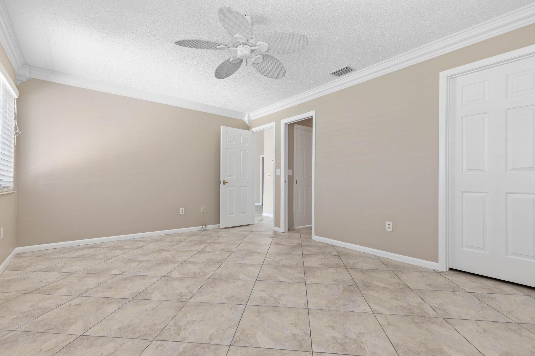 Image 35 of 66 For 21 Crescent Ct S