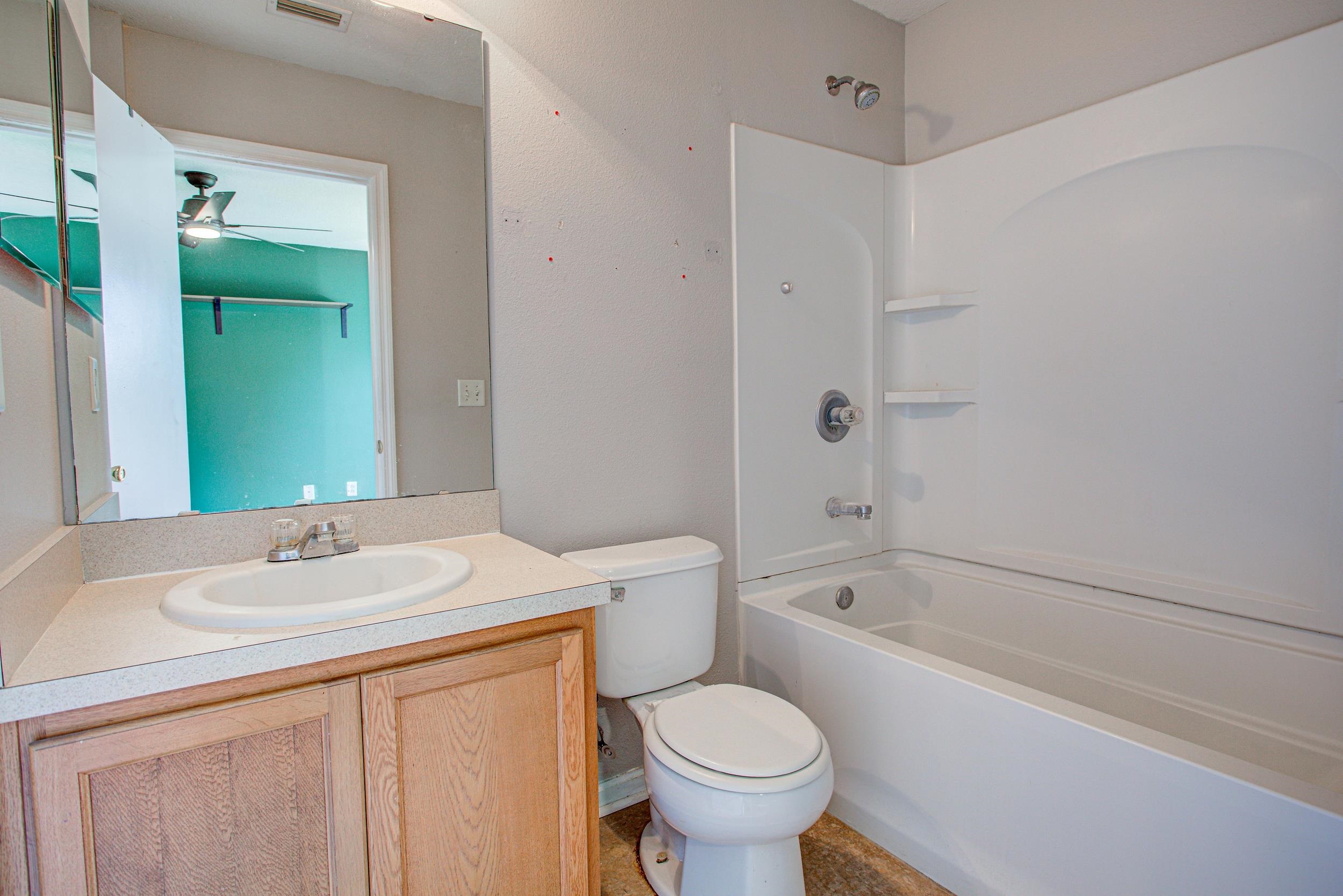 Image 17 of 40 For 108 Brays Island Ln
