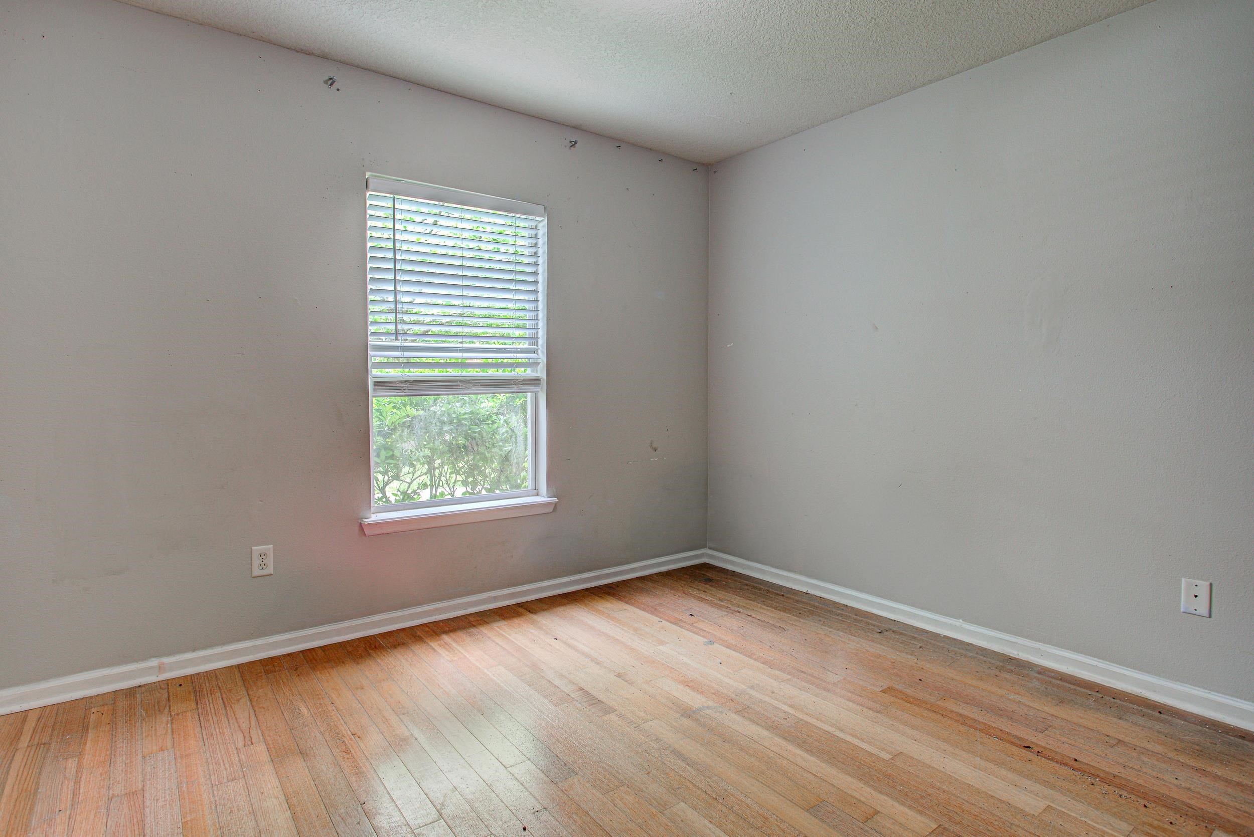 Image 21 of 40 For 108 Brays Island Ln