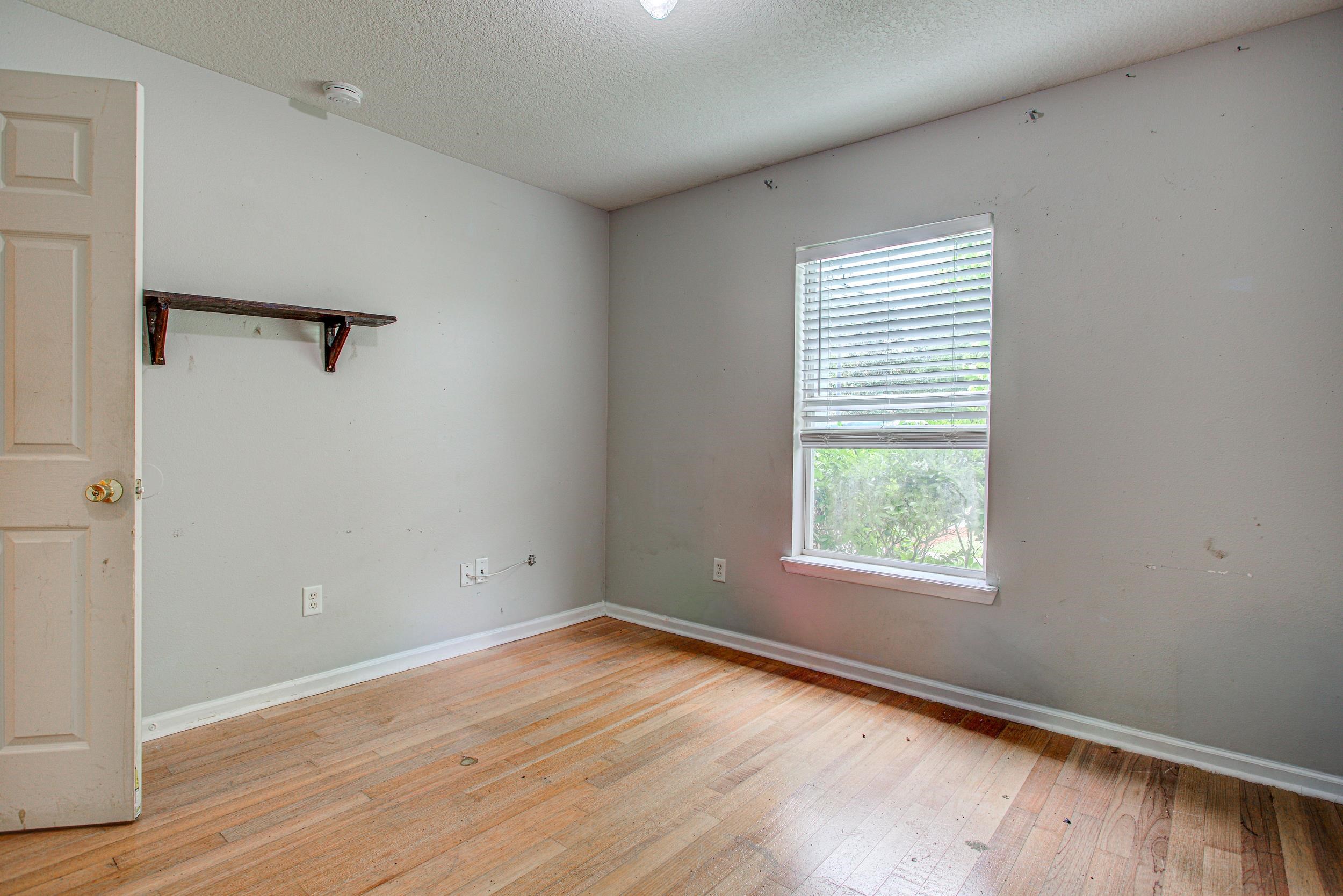 Image 22 of 40 For 108 Brays Island Ln