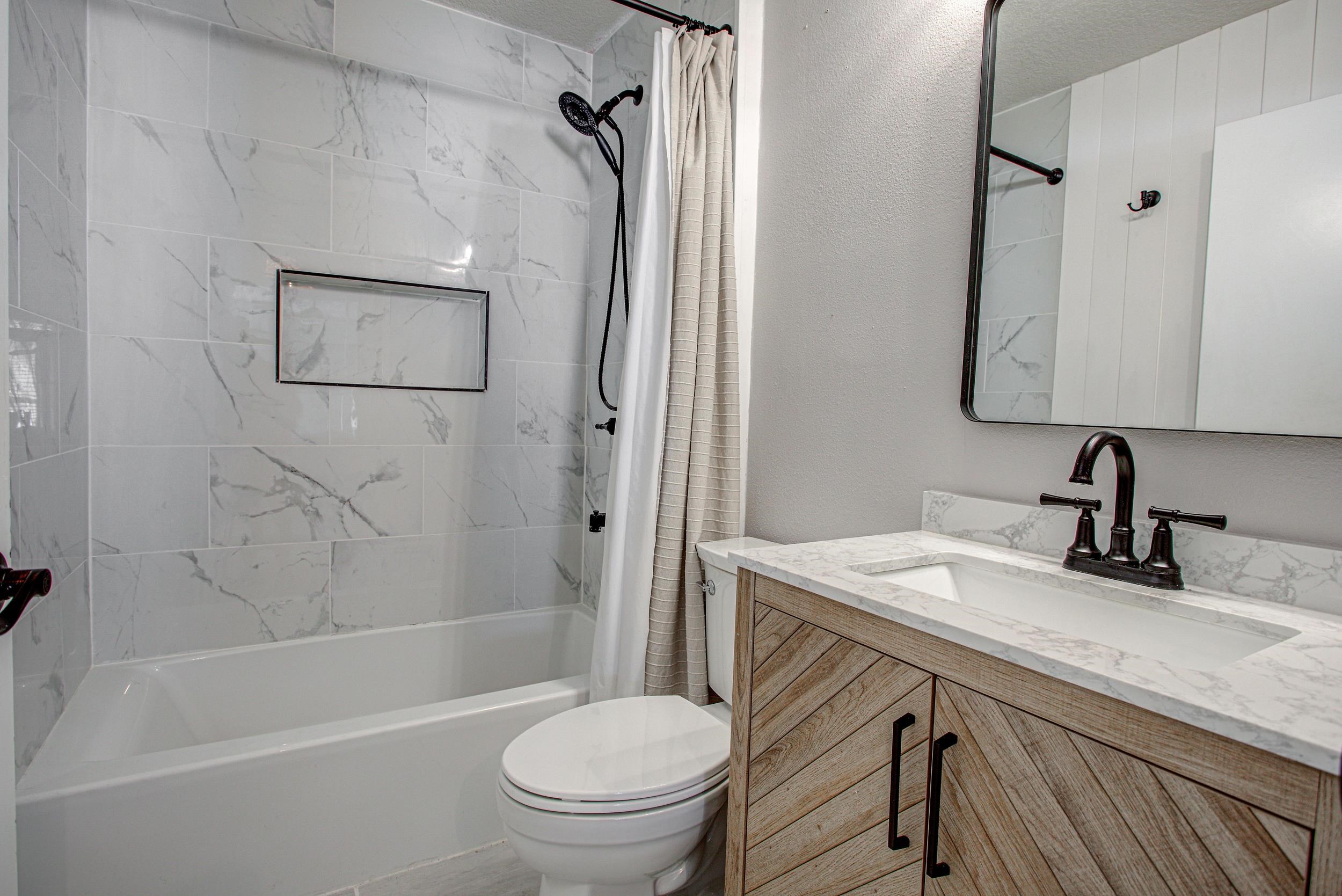 Image 23 of 40 For 108 Brays Island Ln