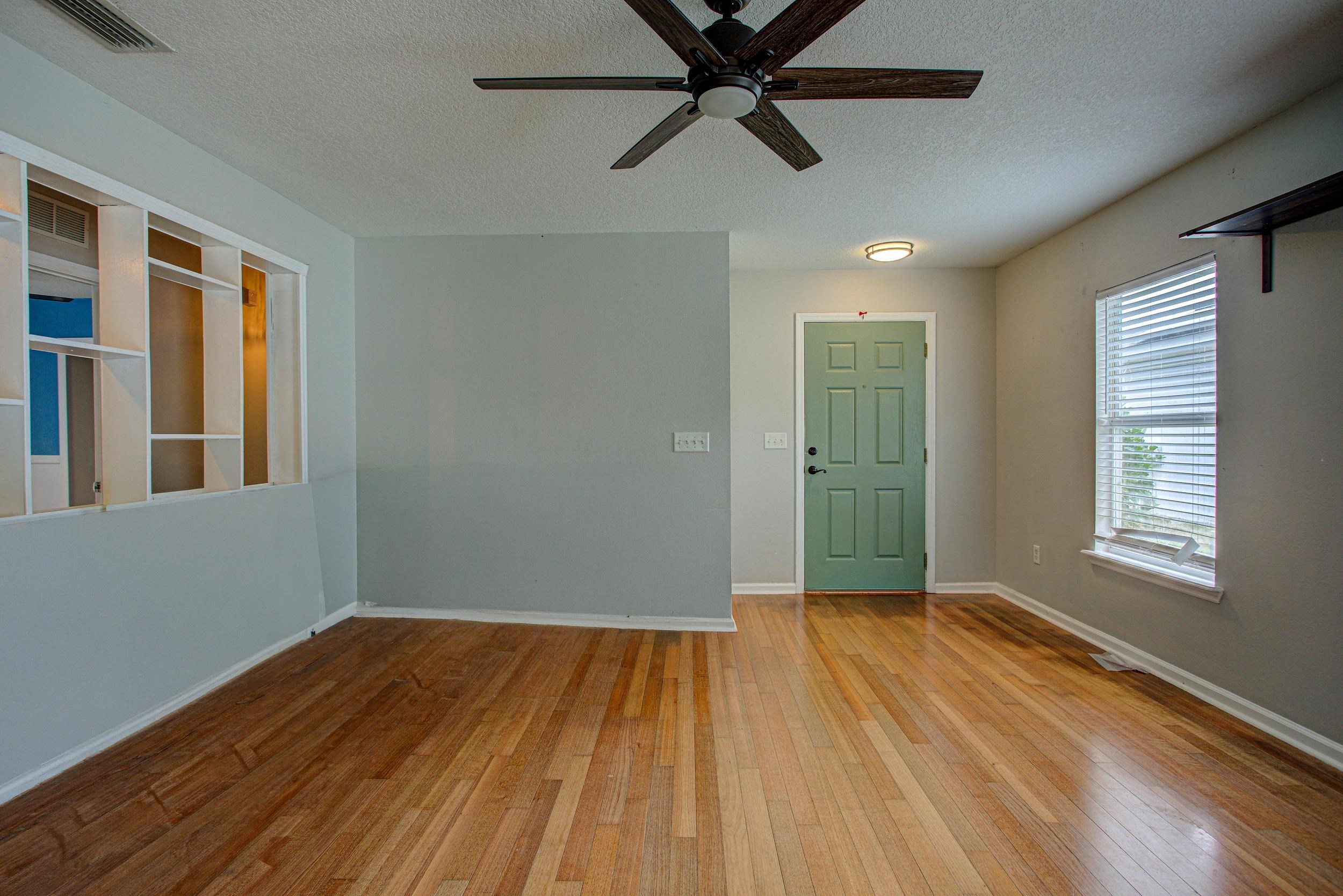 Image 8 of 40 For 108 Brays Island Ln