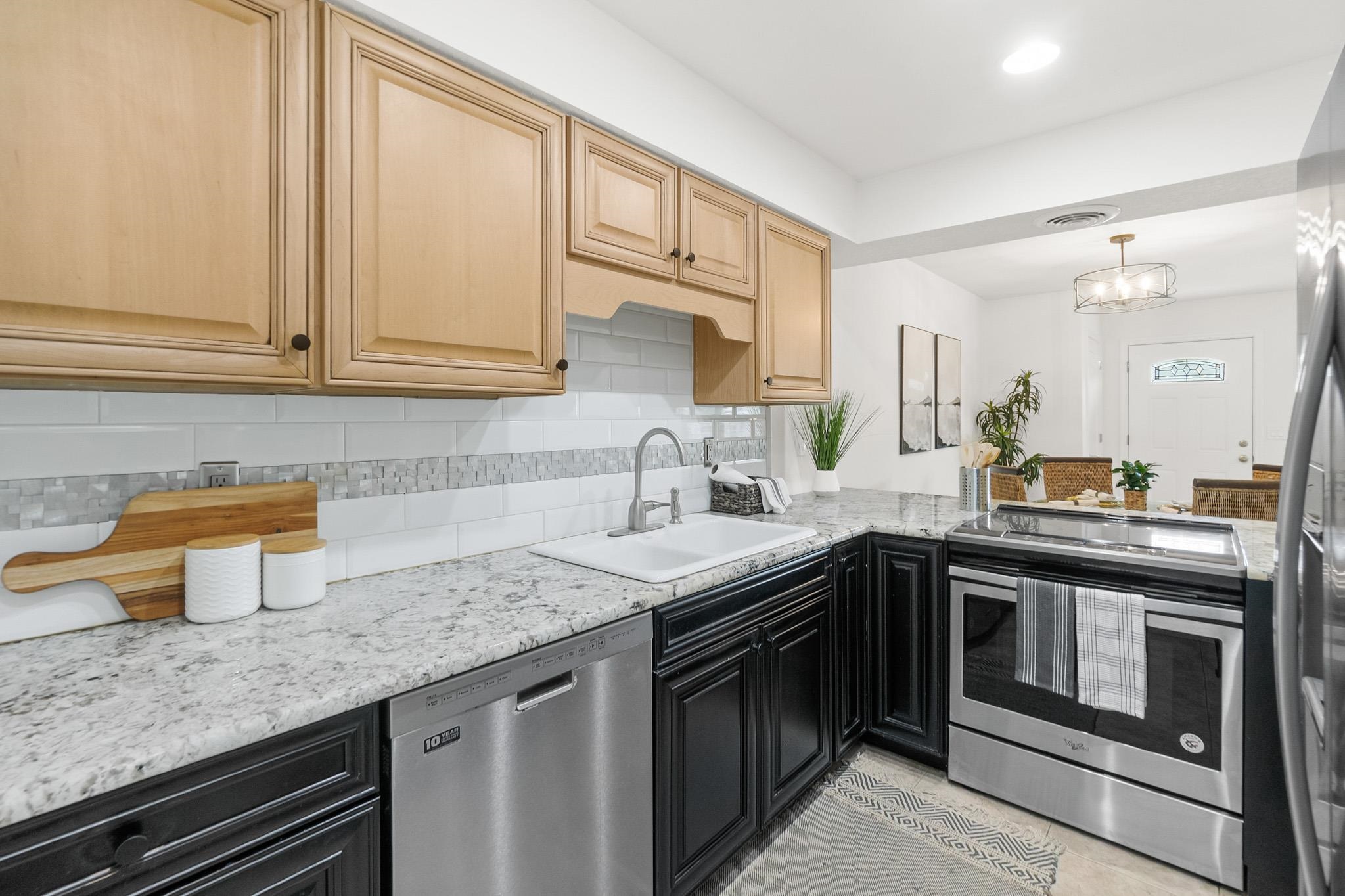 Image 14 of 33 For 122 Rio Del Mar St  A
