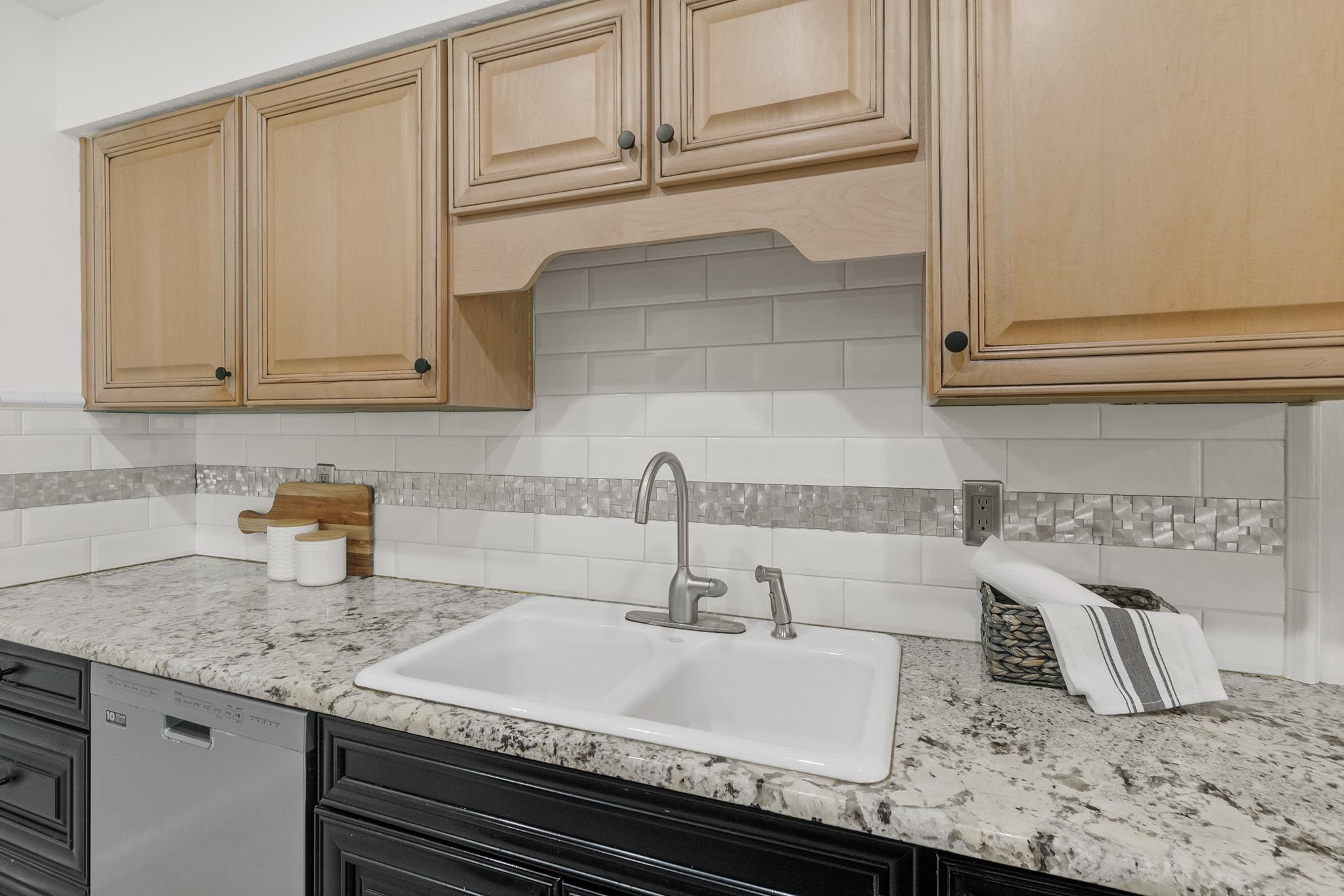 Image 16 of 33 For 122 Rio Del Mar St  A