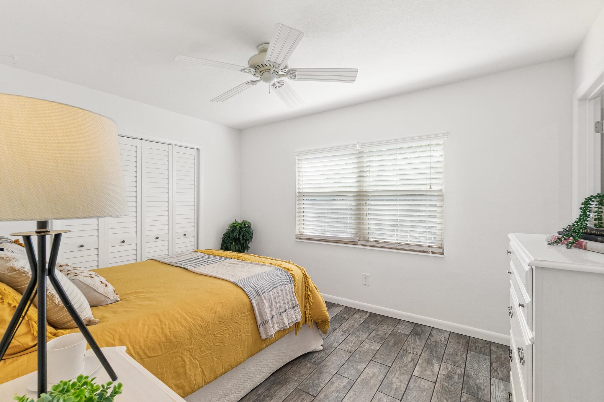 Image 18 of 33 For 122 Rio Del Mar St  A