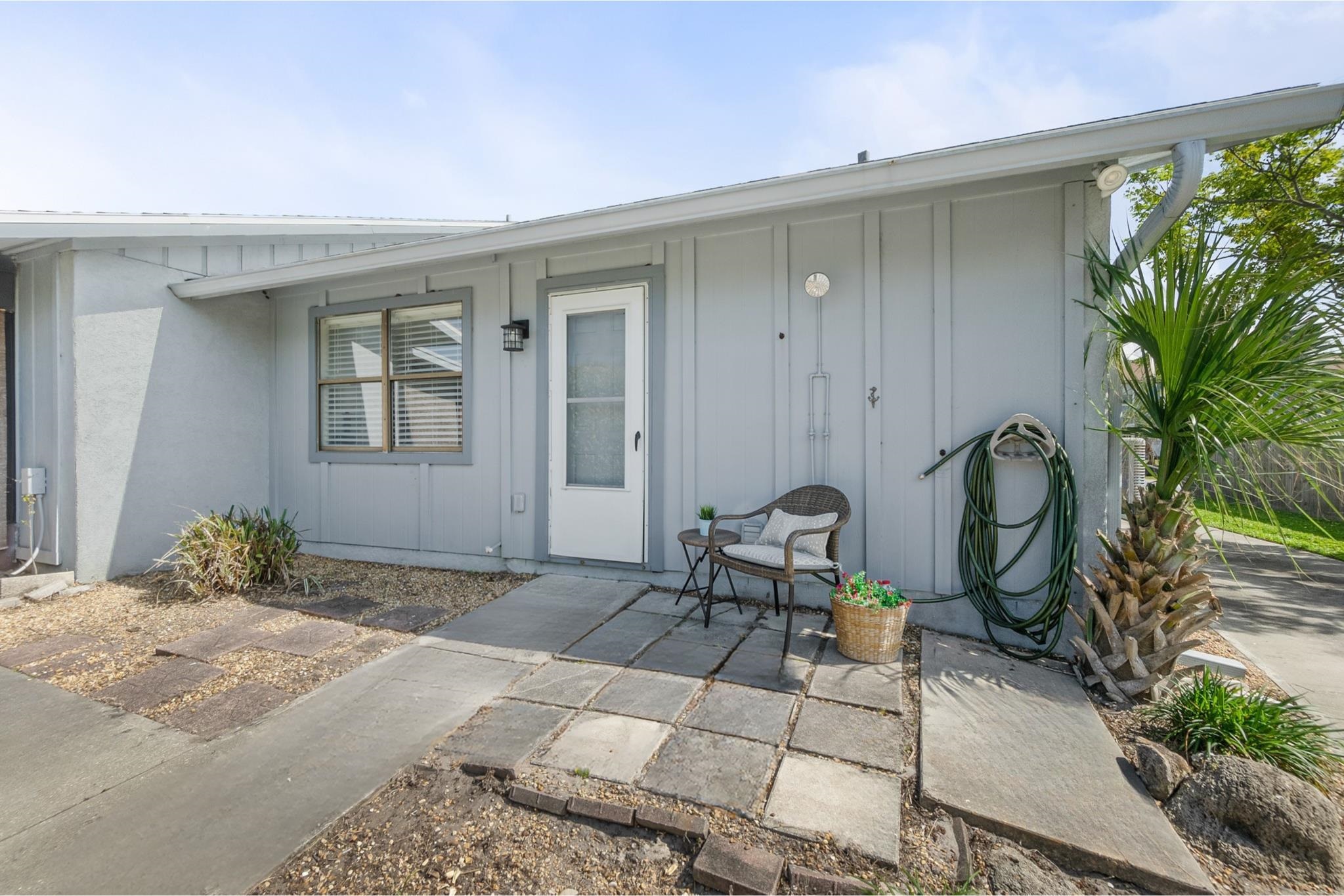 Image 26 of 33 For 122 Rio Del Mar St  A