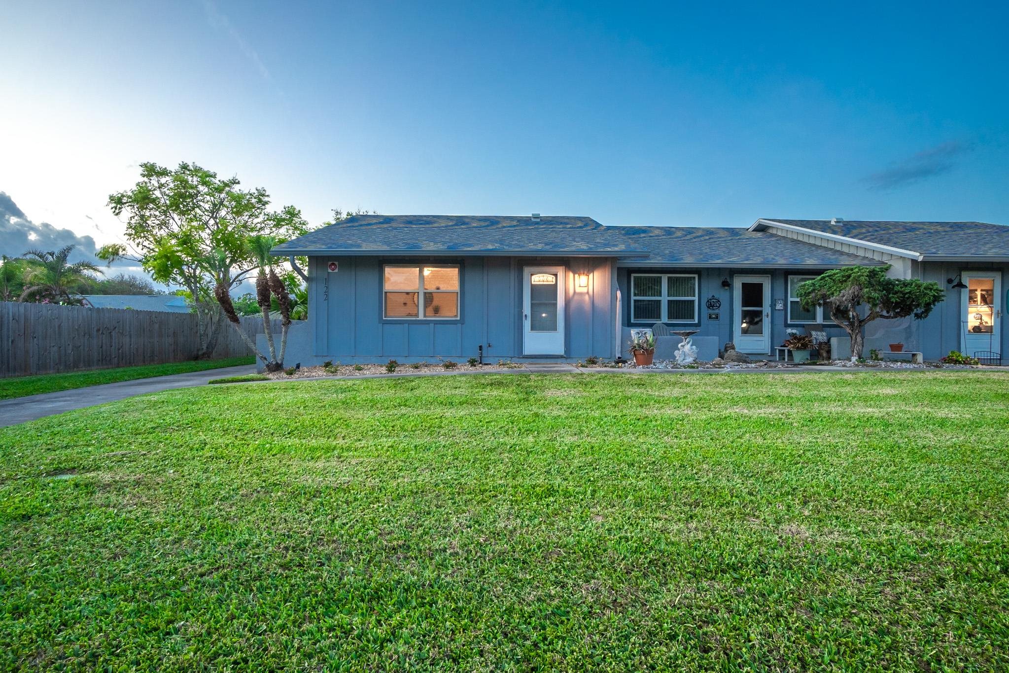 Image 29 of 33 For 122 Rio Del Mar St  A