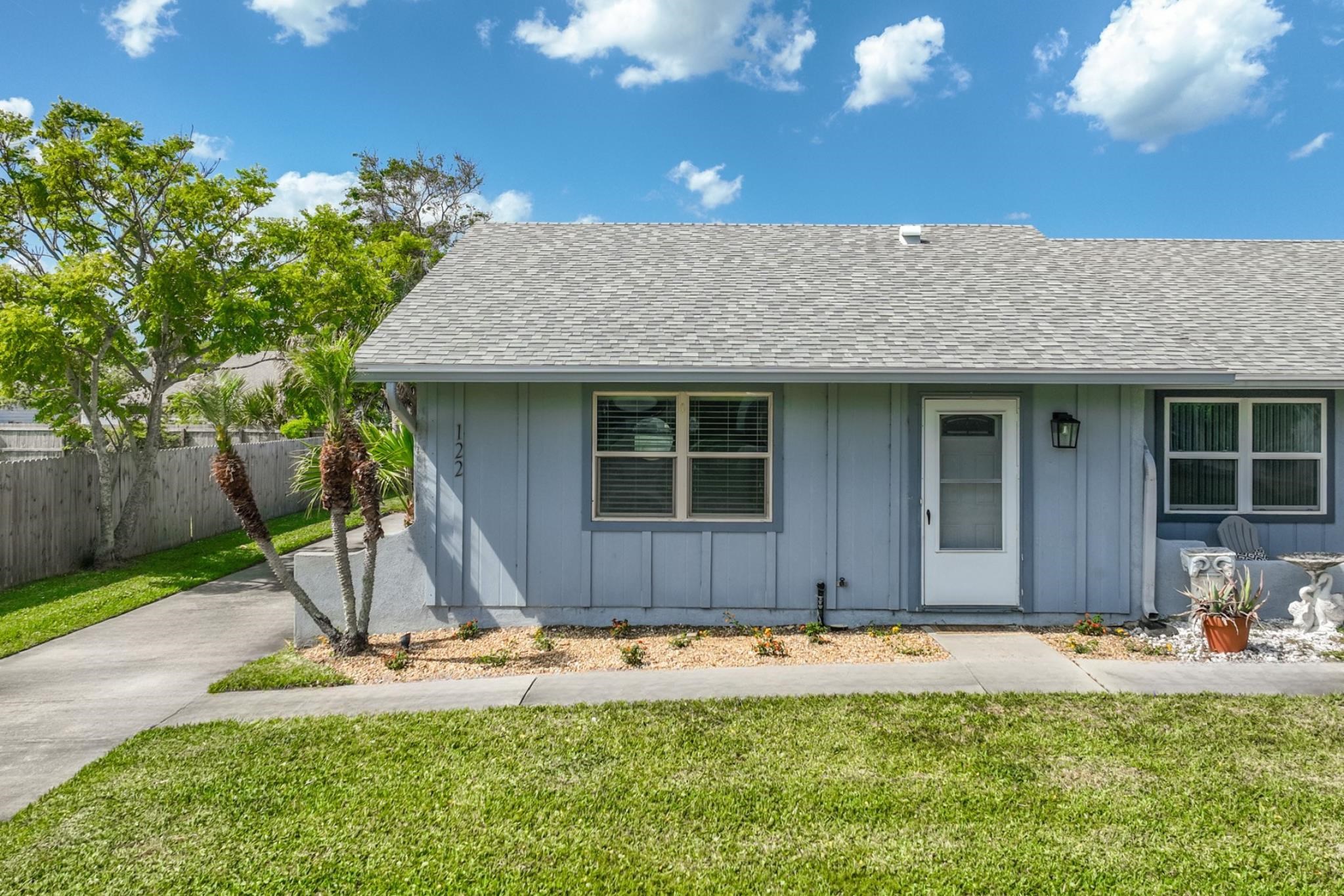 Image 4 of 33 For 122 Rio Del Mar St  A