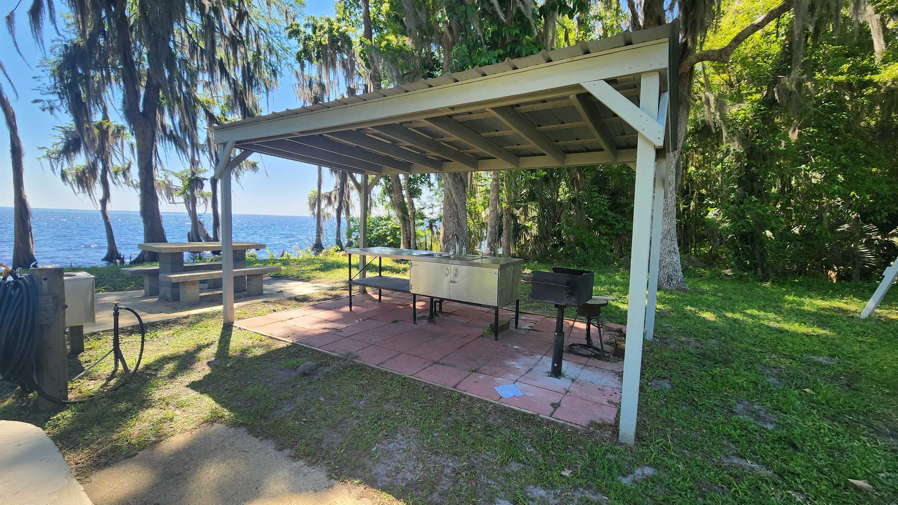 Image 3 of 6 For Georgetown Point Rd S