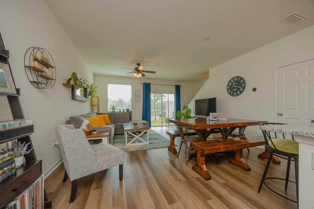 Image 10 of 66 For 86 Silver Fern Dr
