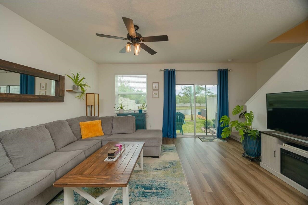 Image 19 of 66 For 86 Silver Fern Dr