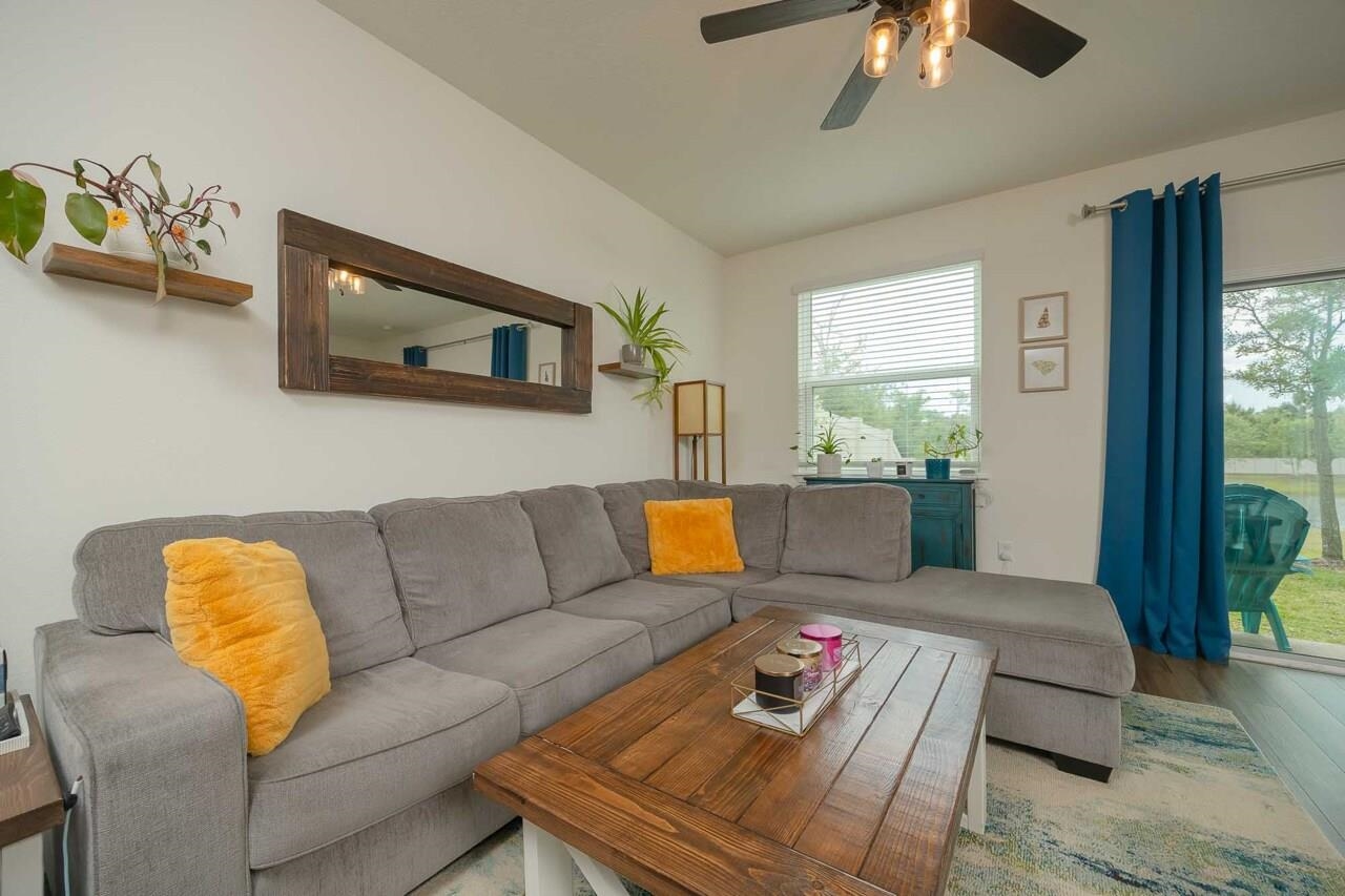 Image 20 of 66 For 86 Silver Fern Dr
