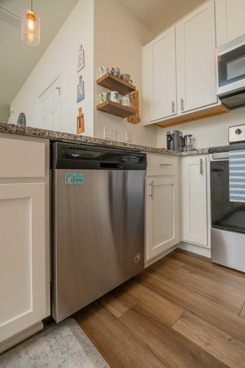 Image 24 of 66 For 86 Silver Fern Dr