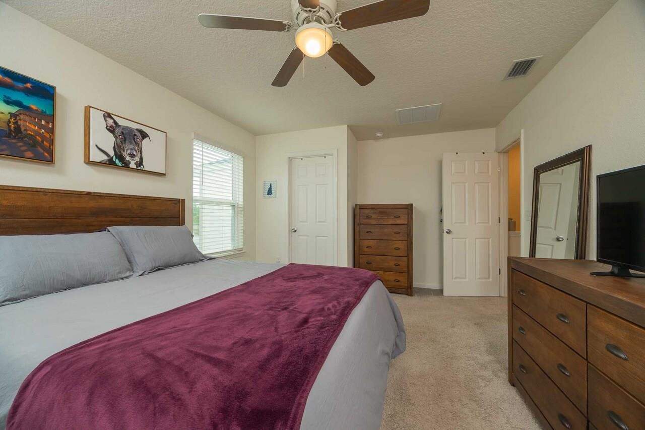 Image 31 of 66 For 86 Silver Fern Dr