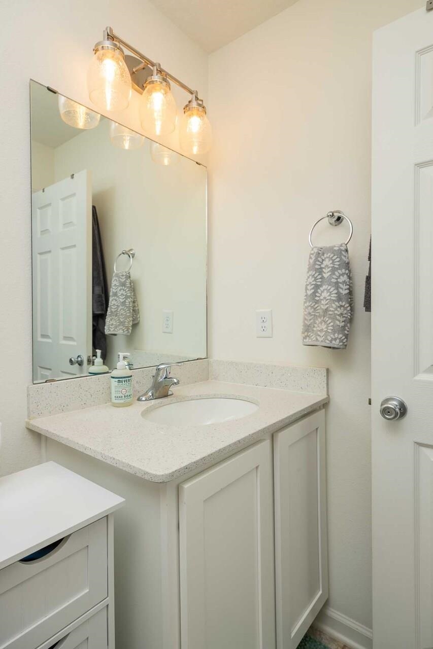 Image 32 of 66 For 86 Silver Fern Dr