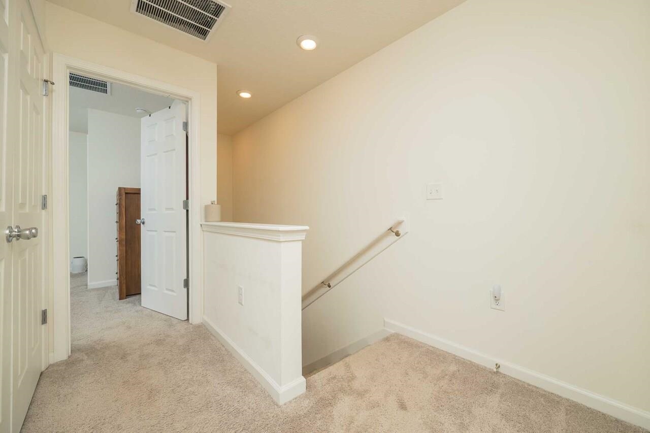 Image 47 of 66 For 86 Silver Fern Dr