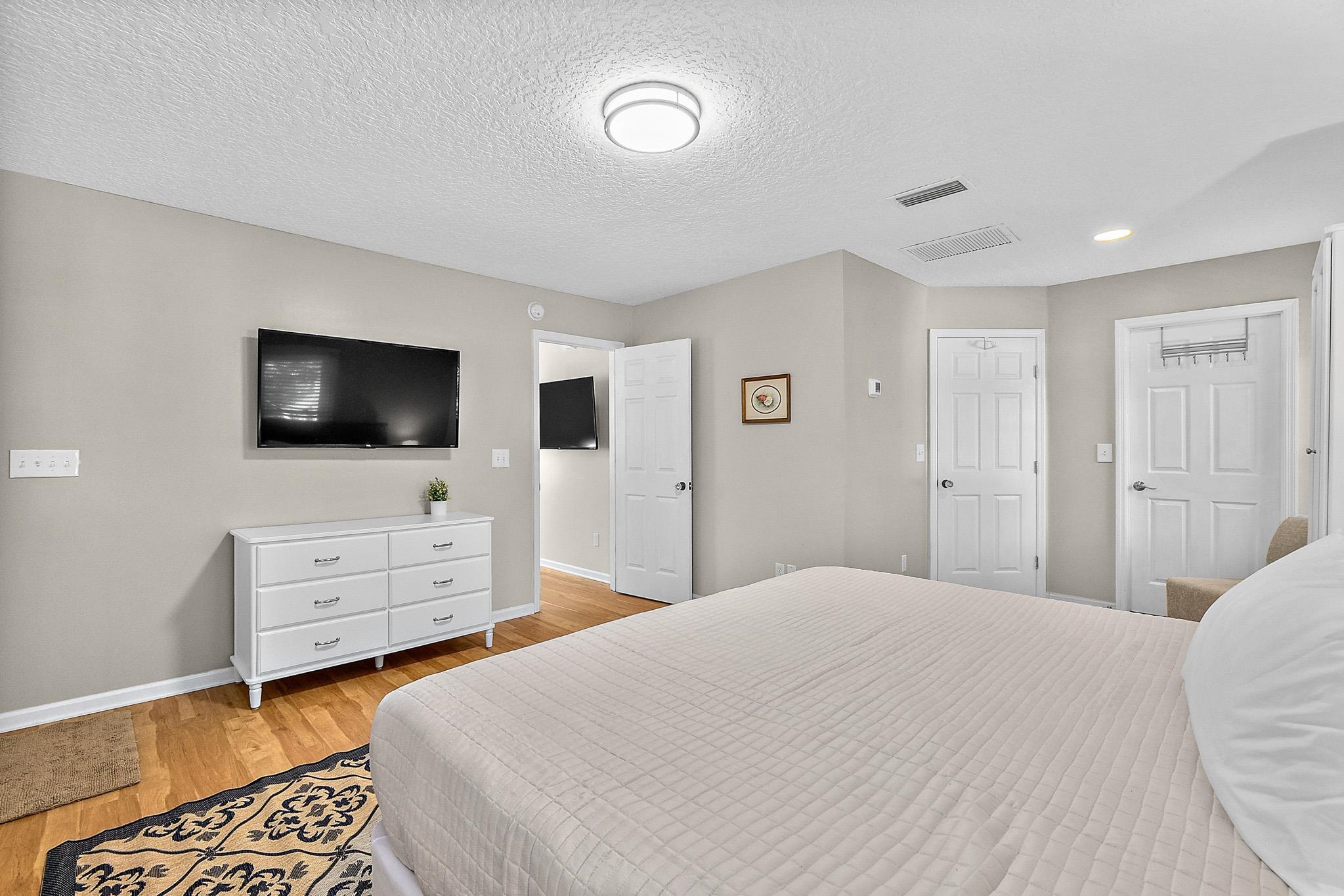 Image 33 of 59 For 12 Sylvan Dr
