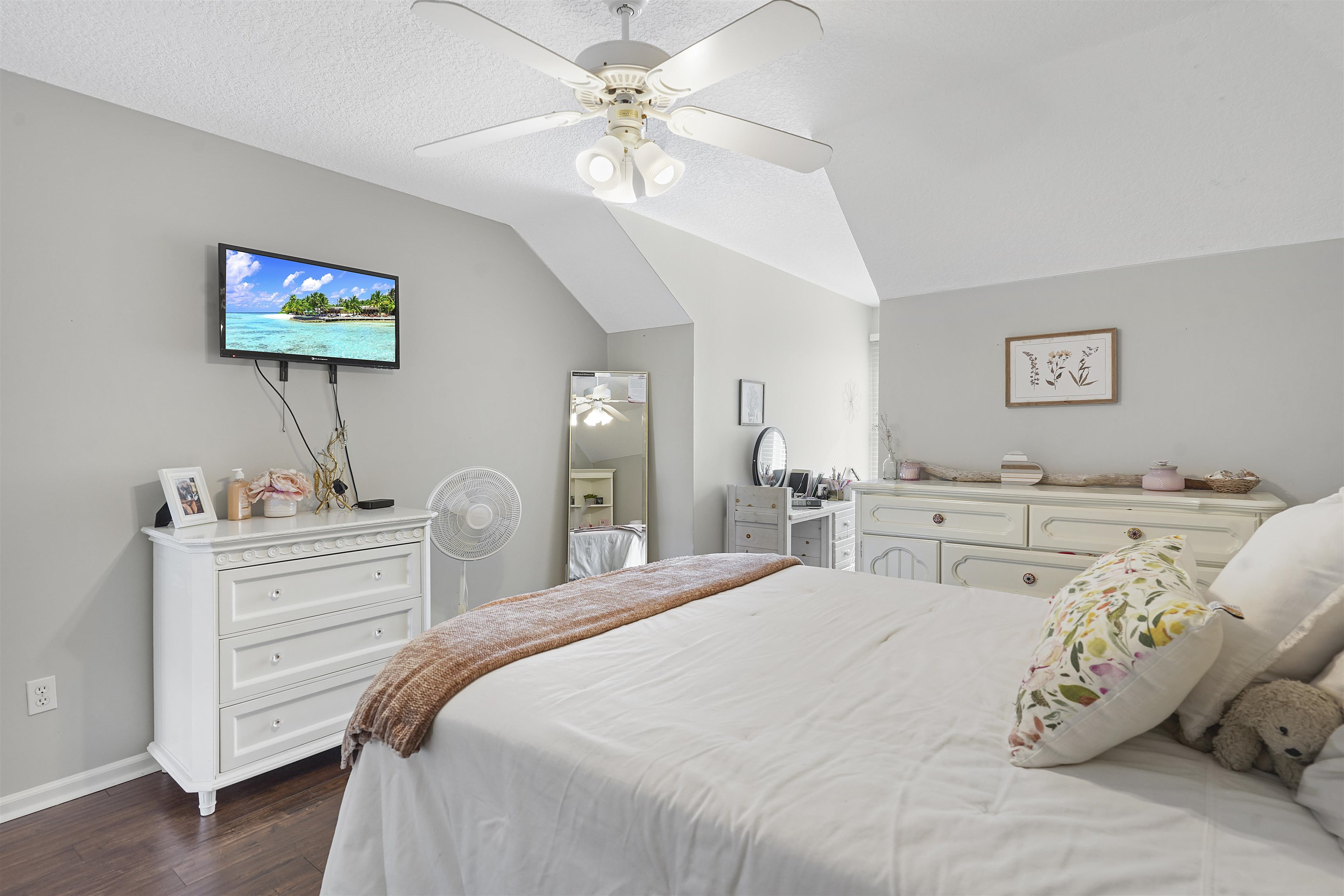 Image 41 of 53 For 220 Fiddlers Point Dr