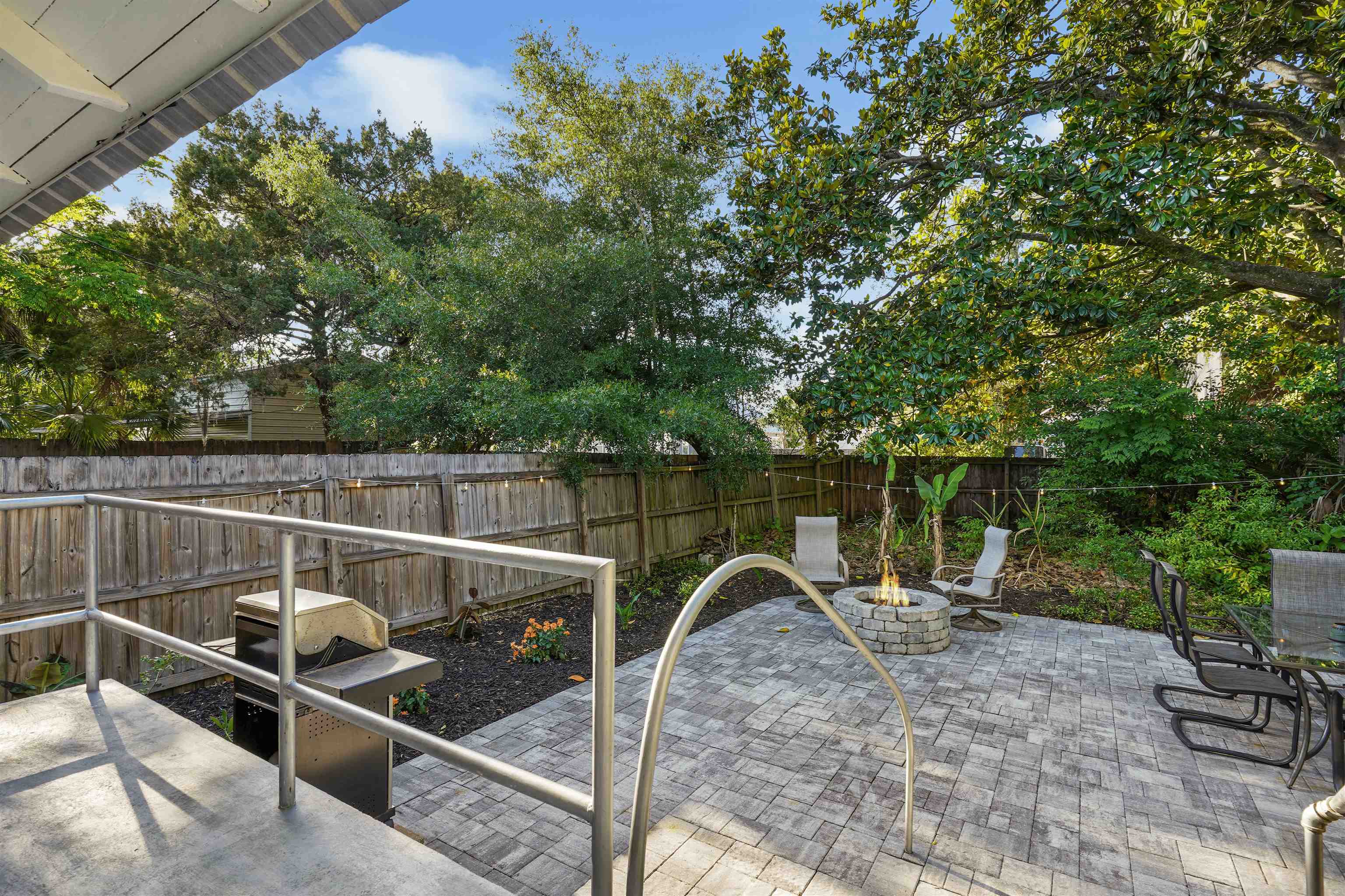 Image 30 of 36 For 42 Rohde Ave