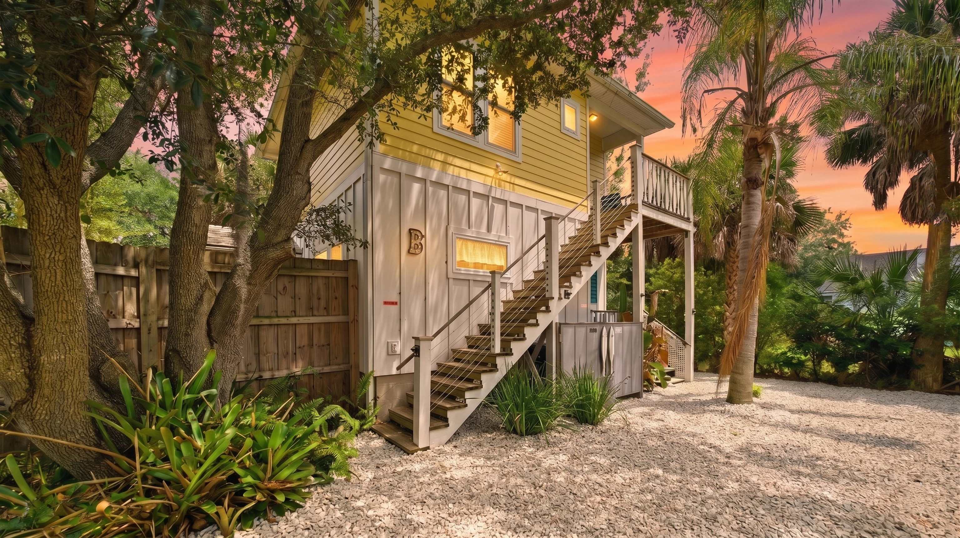 Image 33 of 94 For 251 Riberia St