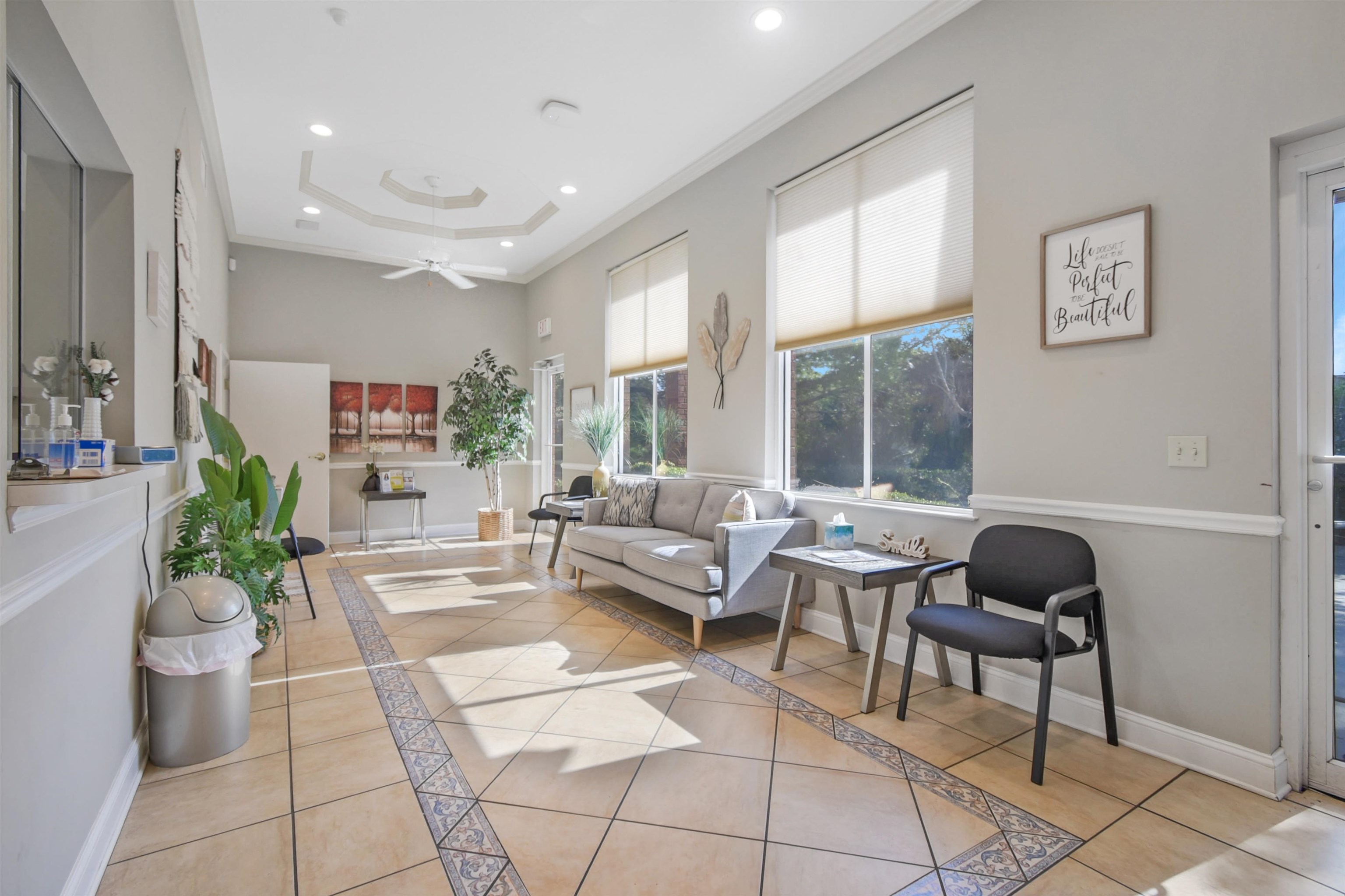 Image 21 of 25 For 1555 Kingsley Ave  101-2
