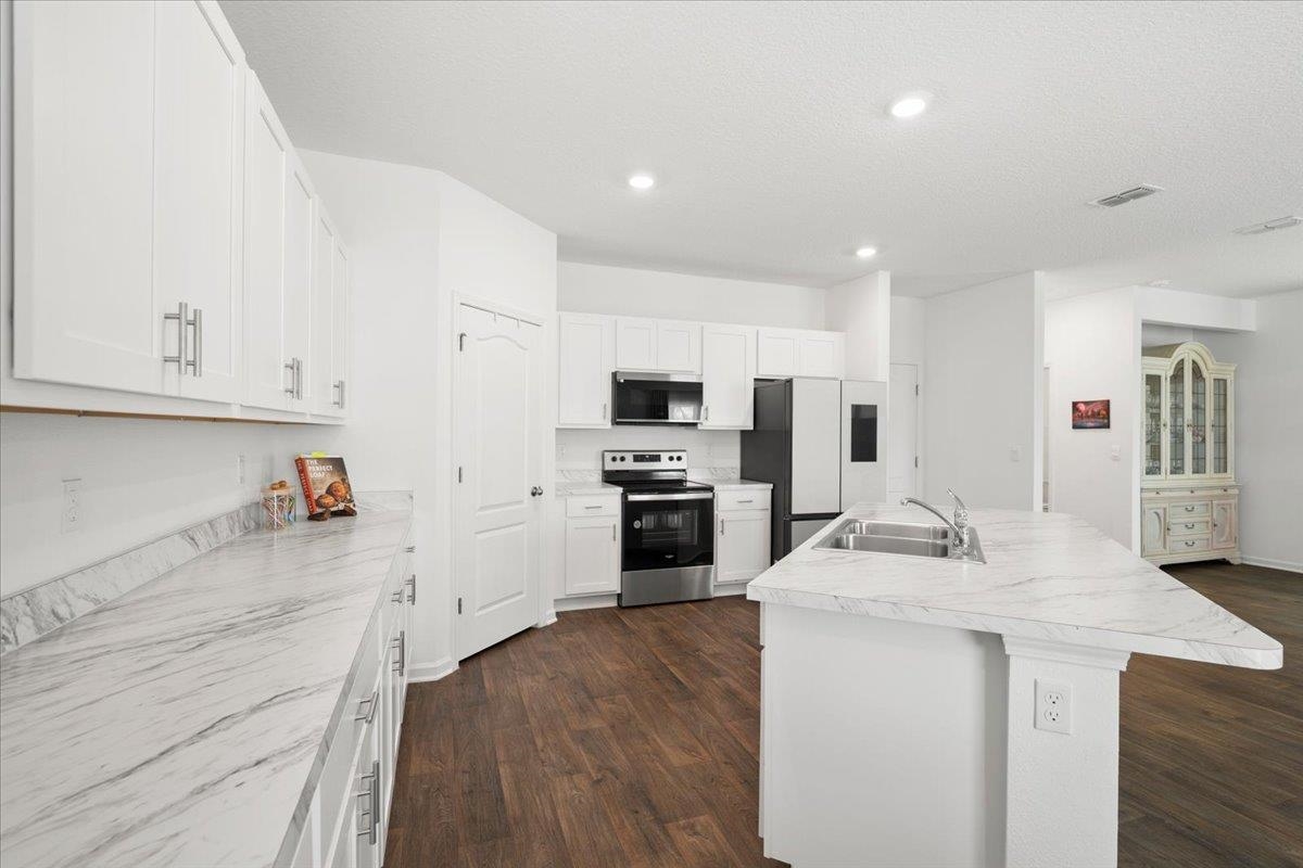 Image 12 of 51 For 81 Ashbrook St