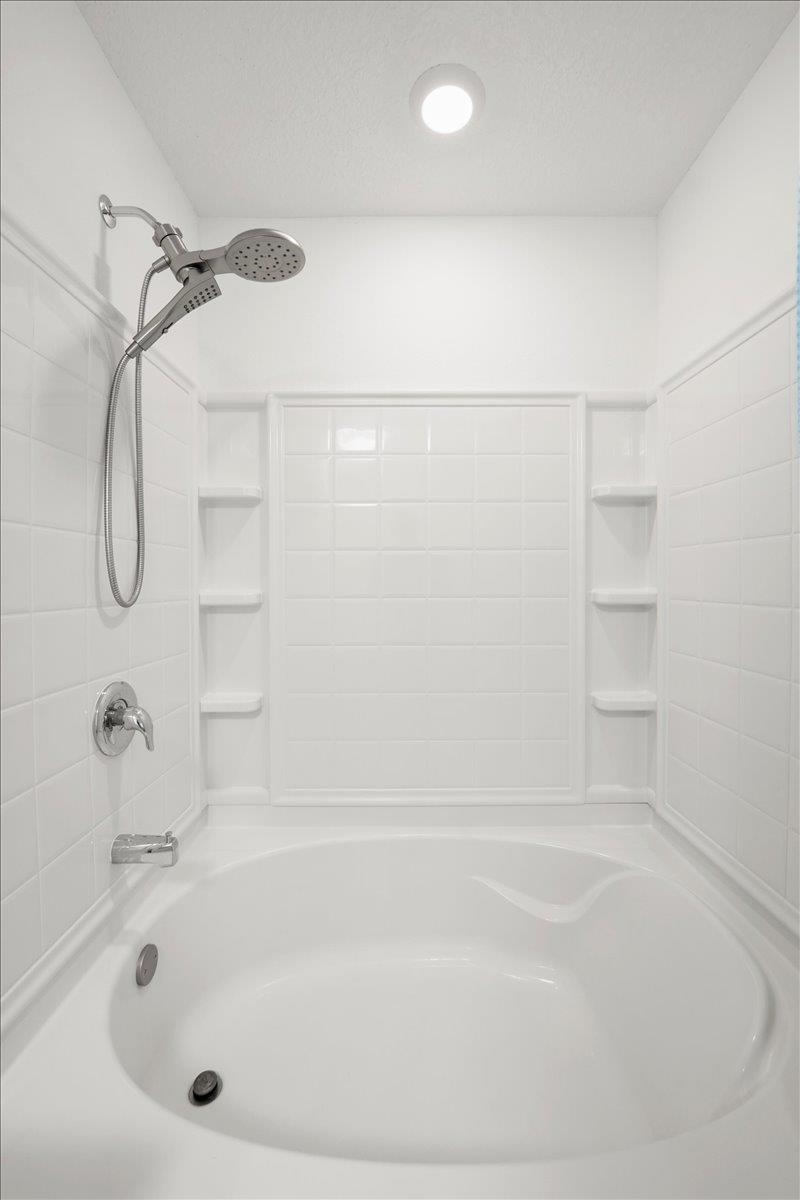 Image 22 of 51 For 81 Ashbrook St