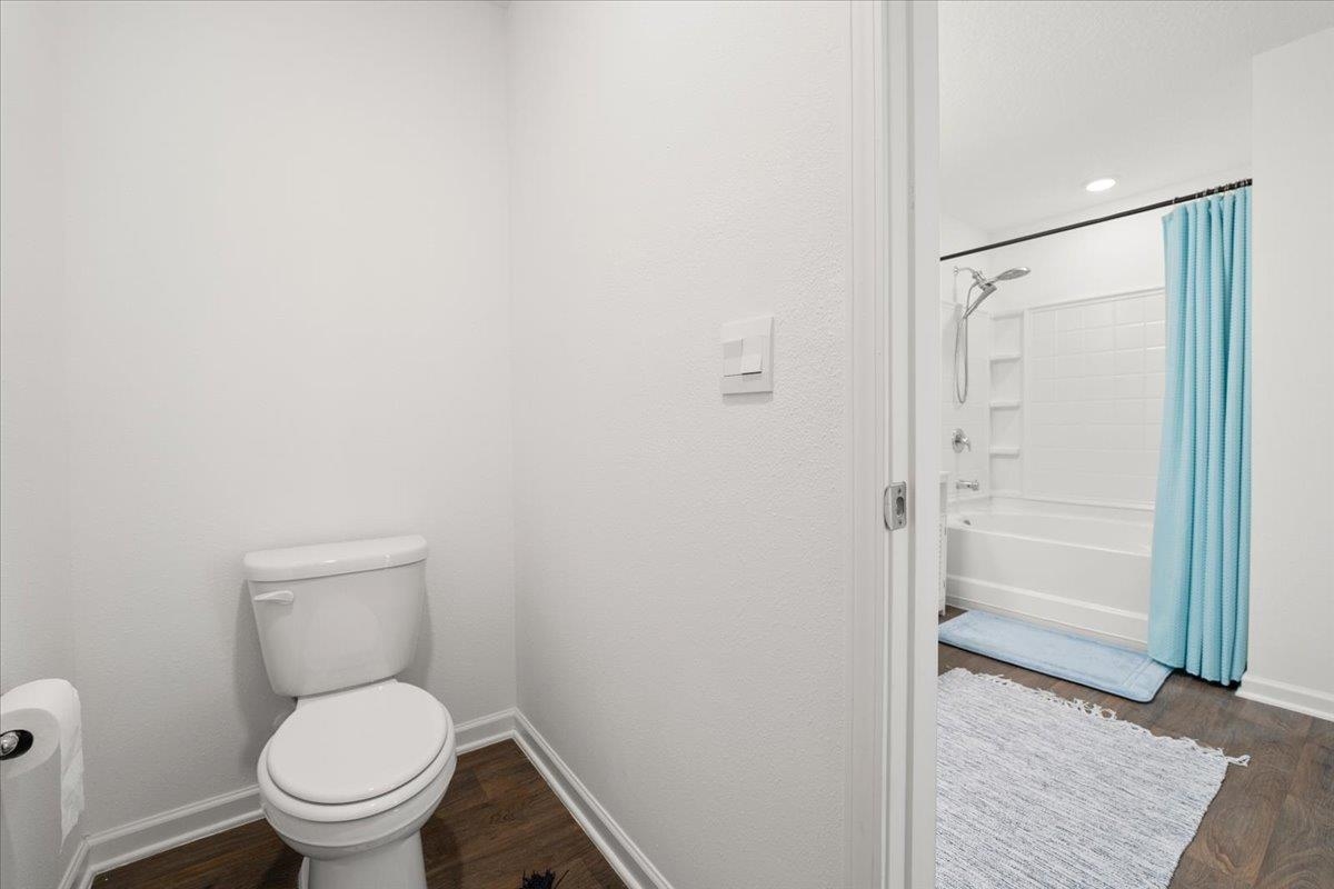 Image 23 of 51 For 81 Ashbrook St