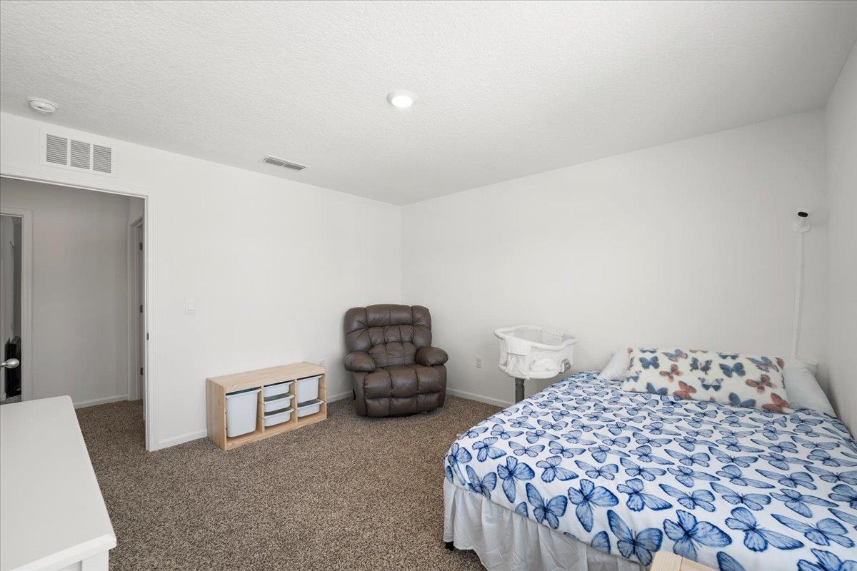Image 25 of 51 For 81 Ashbrook St