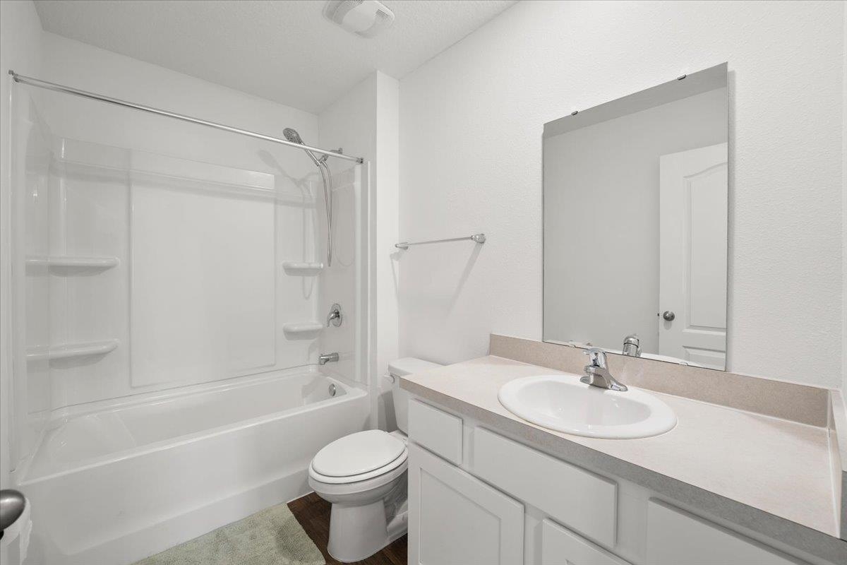 Image 26 of 51 For 81 Ashbrook St