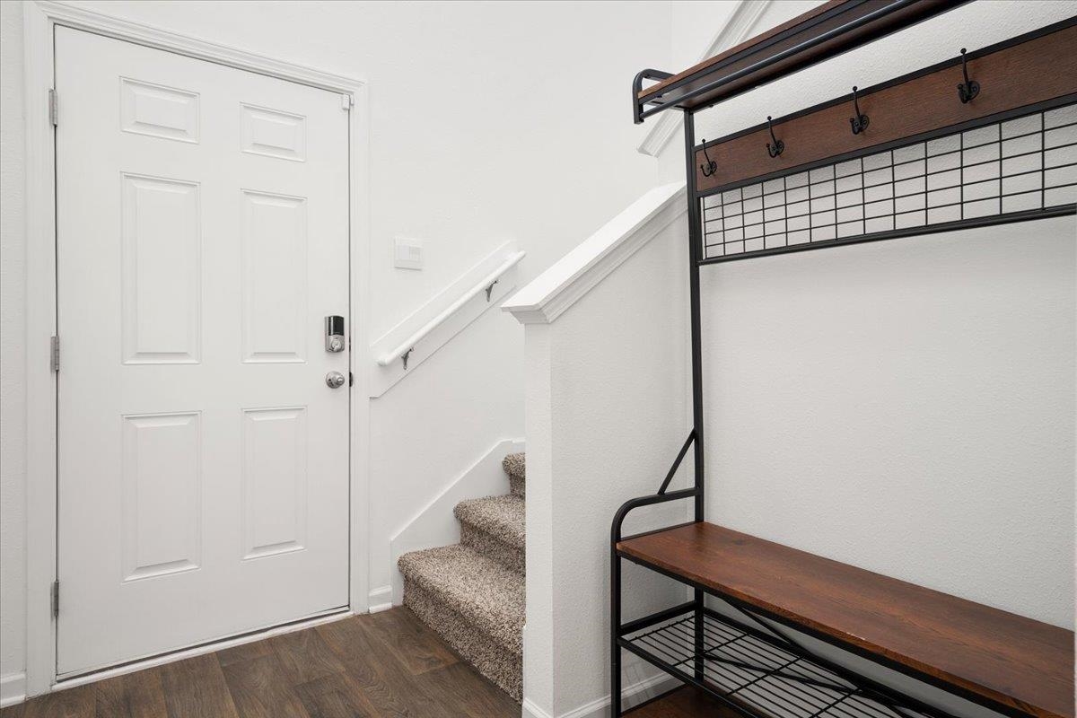 Image 4 of 51 For 81 Ashbrook St