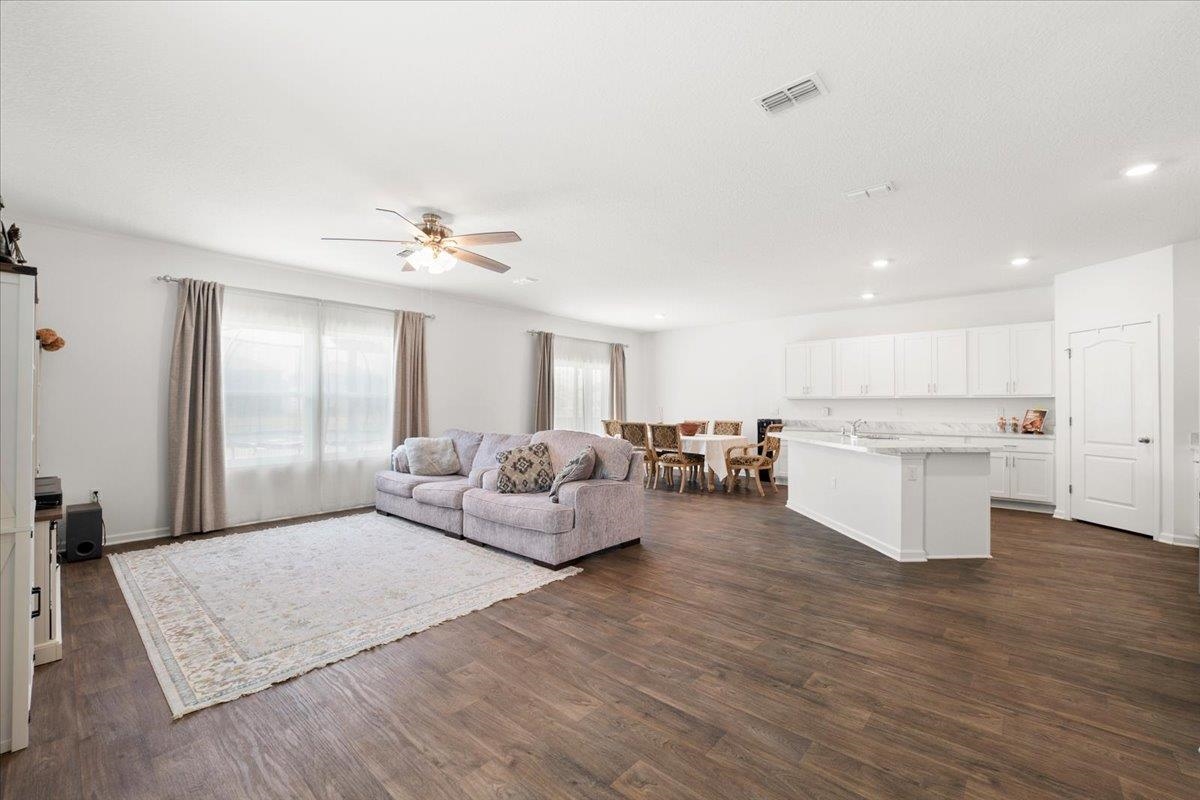 Image 5 of 51 For 81 Ashbrook St