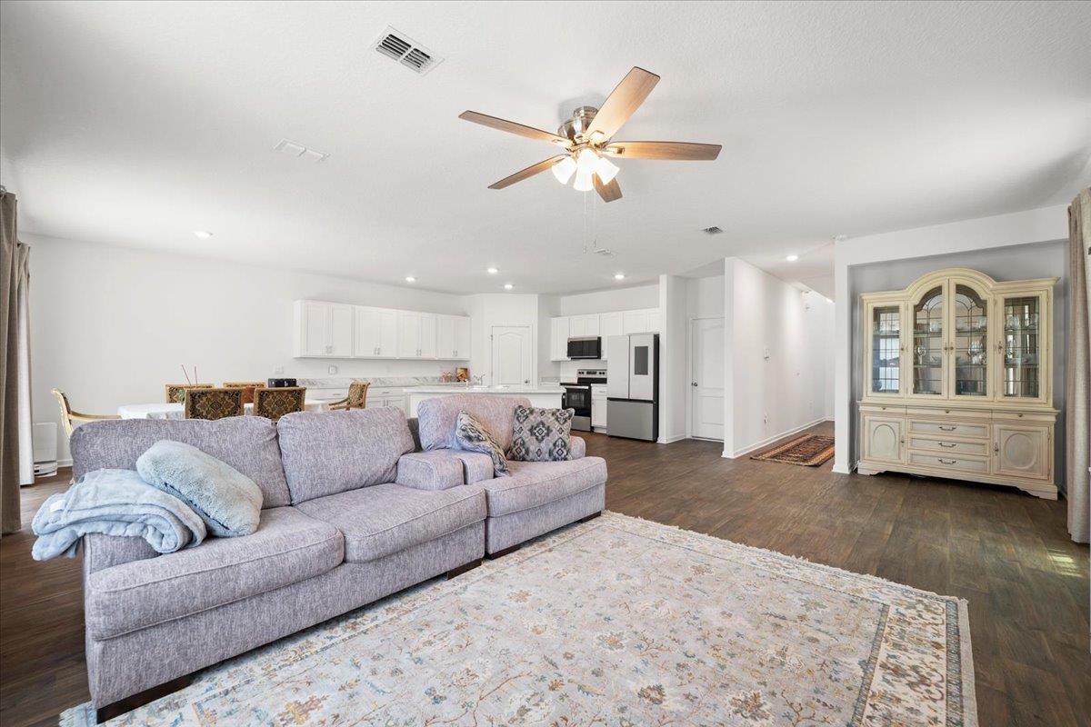 Image 6 of 51 For 81 Ashbrook St