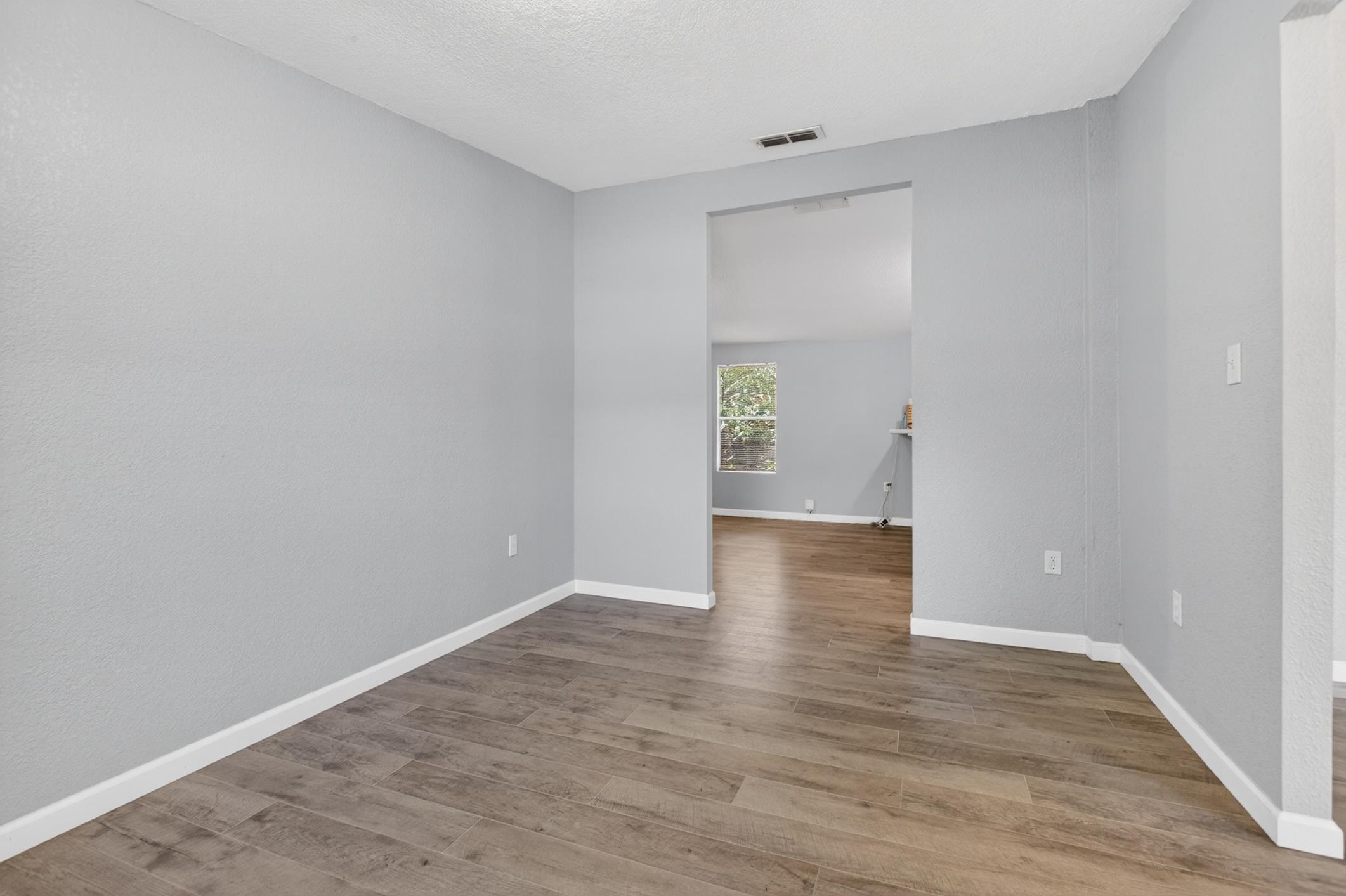 Image 11 of 52 For 737 Pearl Street
