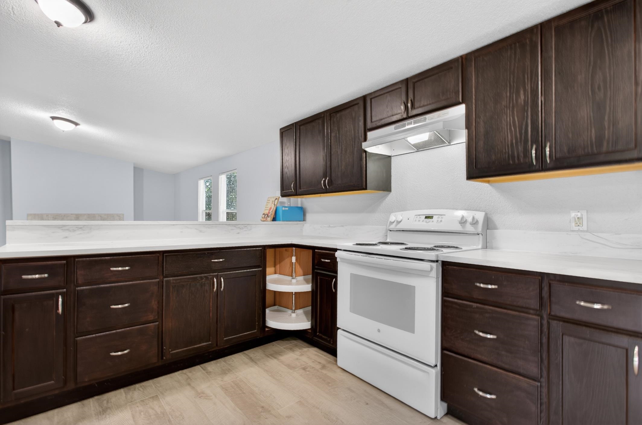 Image 15 of 52 For 737 Pearl Street