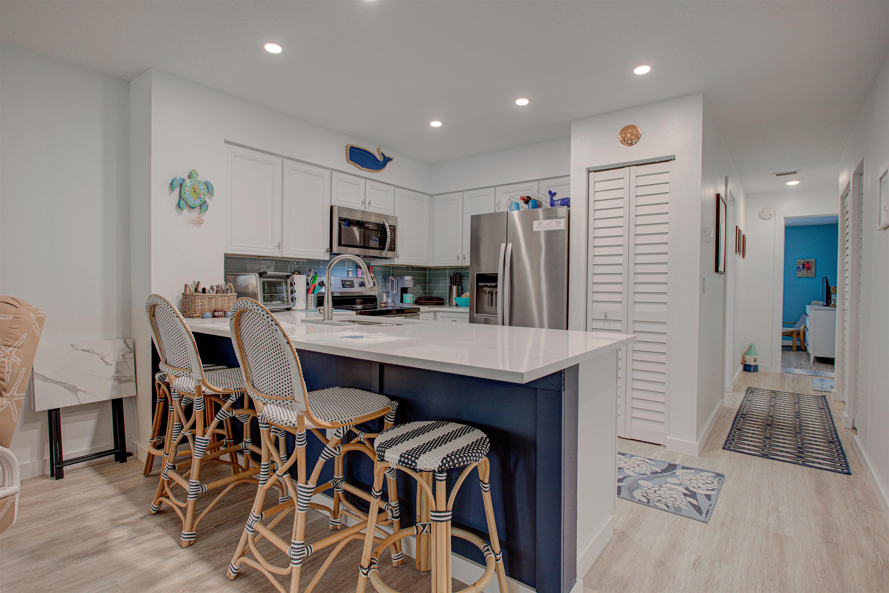 Image 14 of 54 For 69 Village Las Palmas Cir